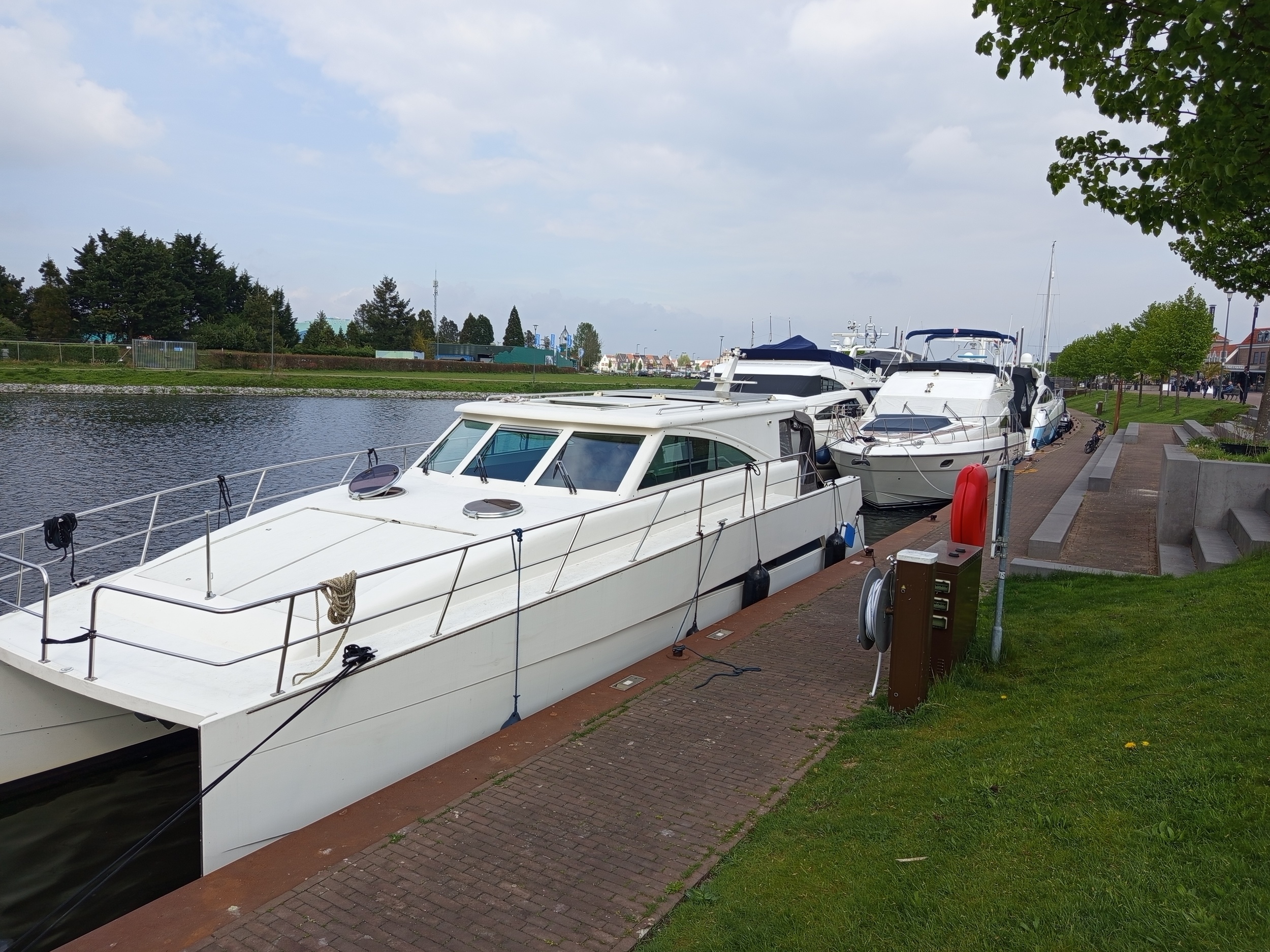 Motor Catamaran 12.5 foto 2