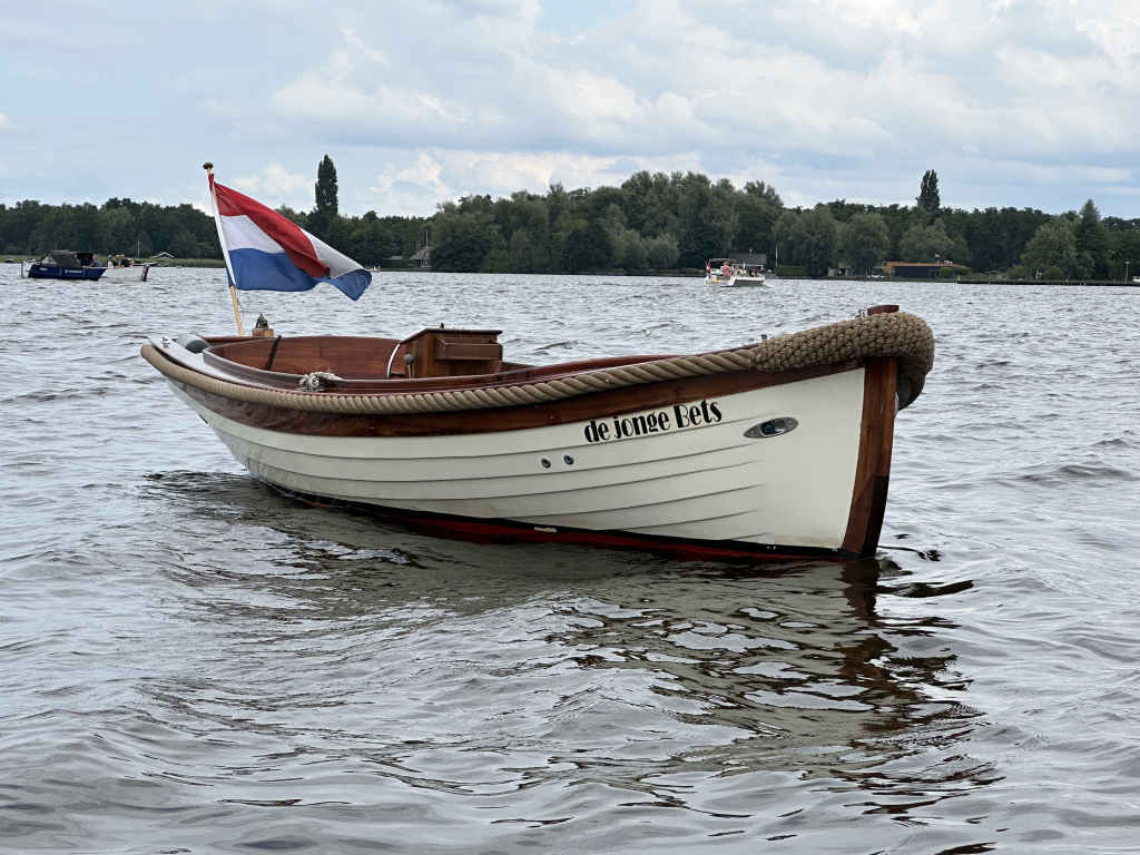 Spiegelsloep ' Kapiteinssloep ' foto 1