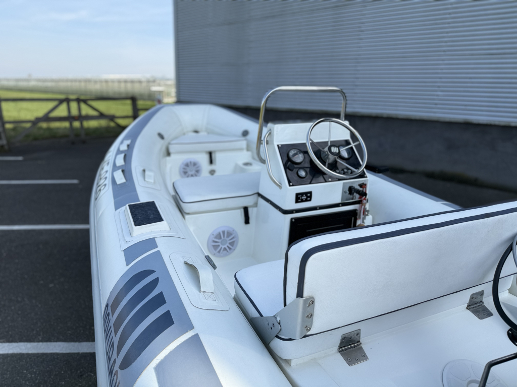 Novurania  430 DL
