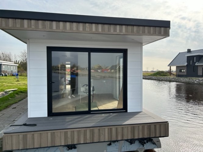 HBM Glamping Boat