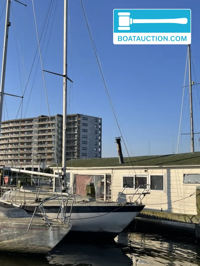 Cabin sailboat 900 foto: 9
