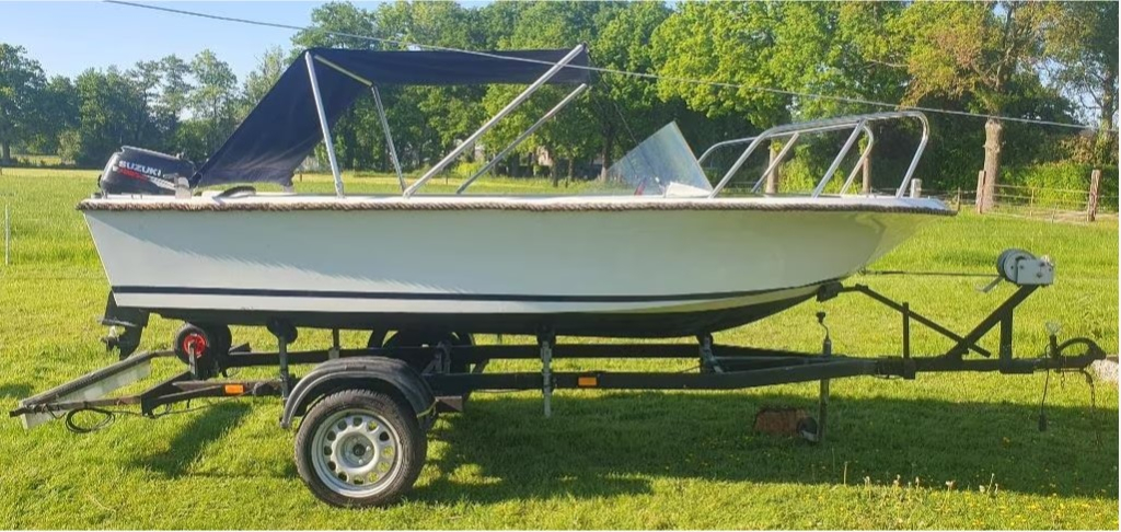 5 persoons motorboot 6PK/vaarbewijs niet nodig/met trailer WindSurfer hoofdfoto: 1