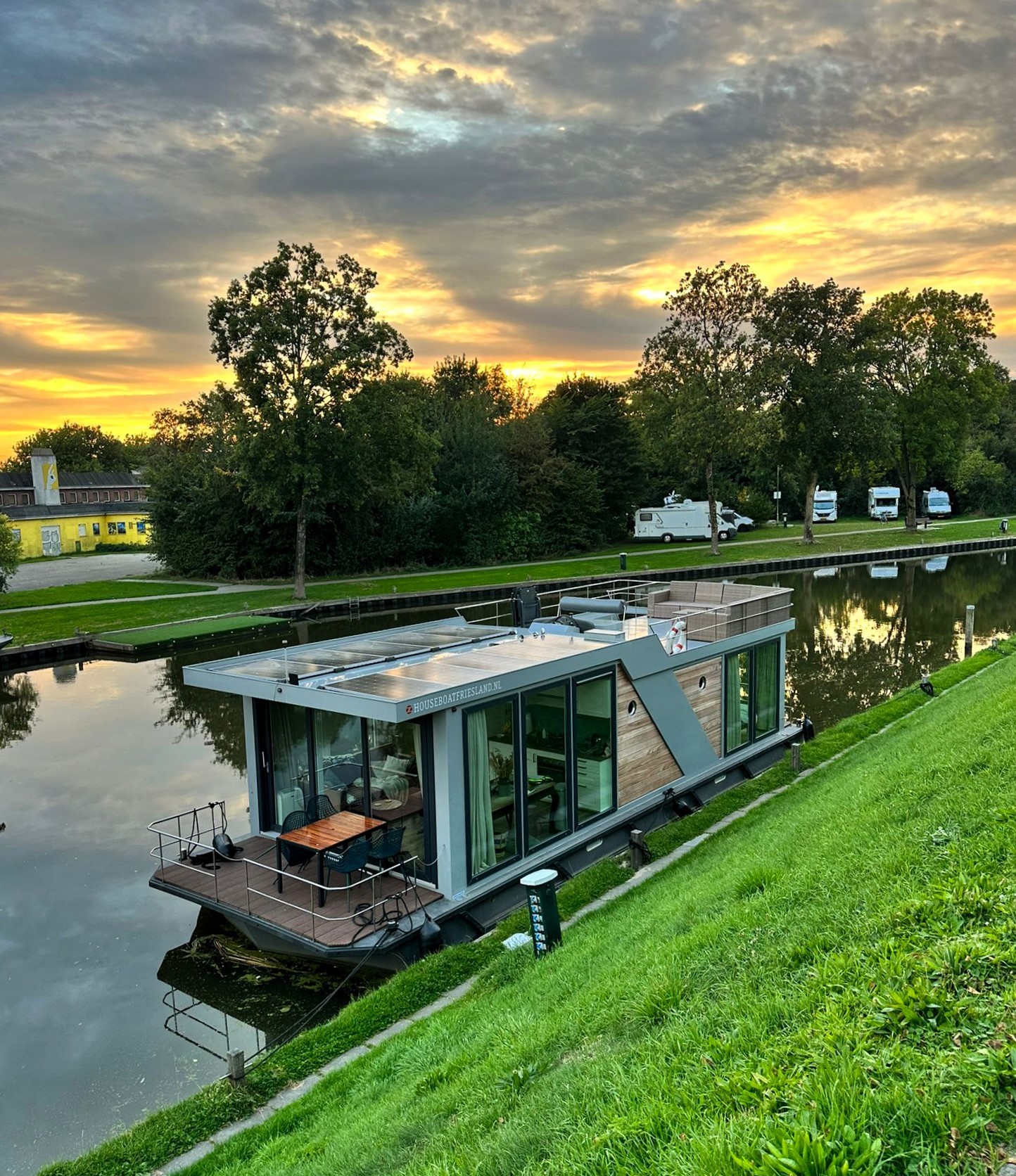 Houseboat Friesland Charter 12.75 X 4.50 (inboard Engine) foto 2