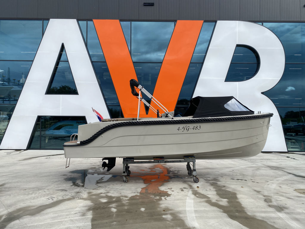 Luxury Tender 55