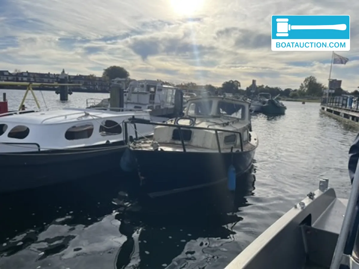 Motorboat 600 foto 1