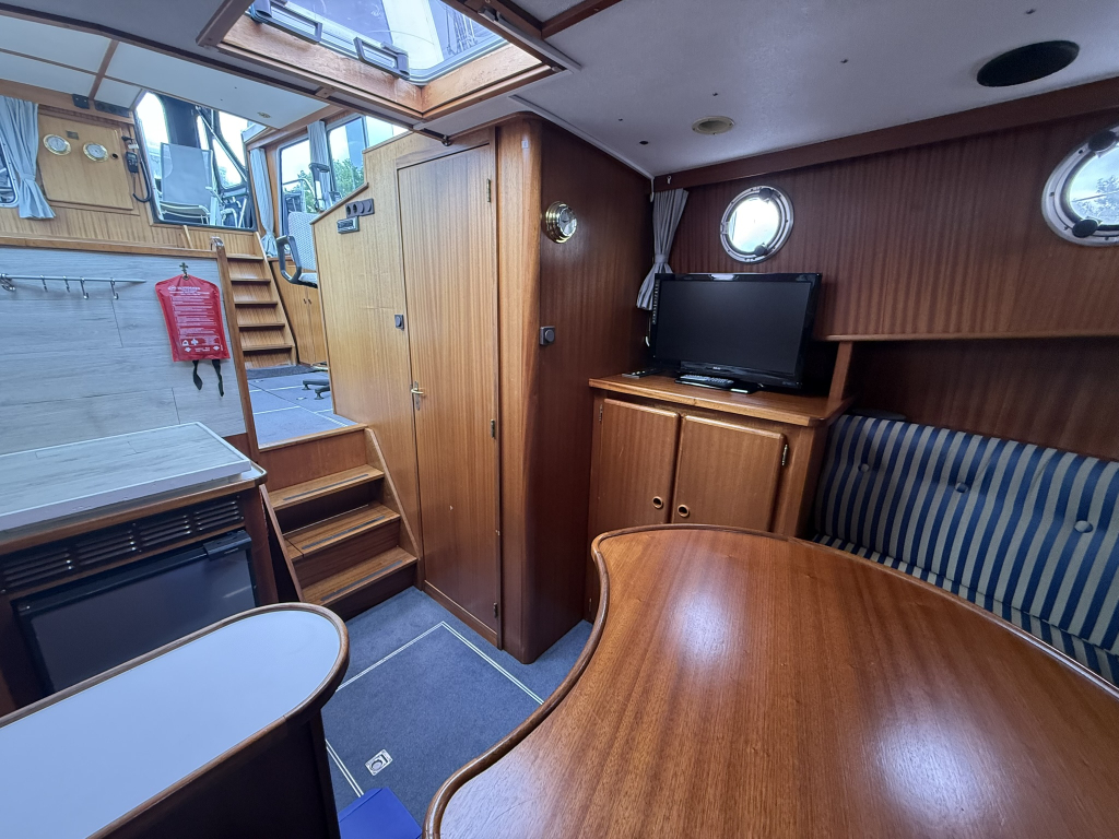 Linssen Sturdy 35   Classic foto: 24