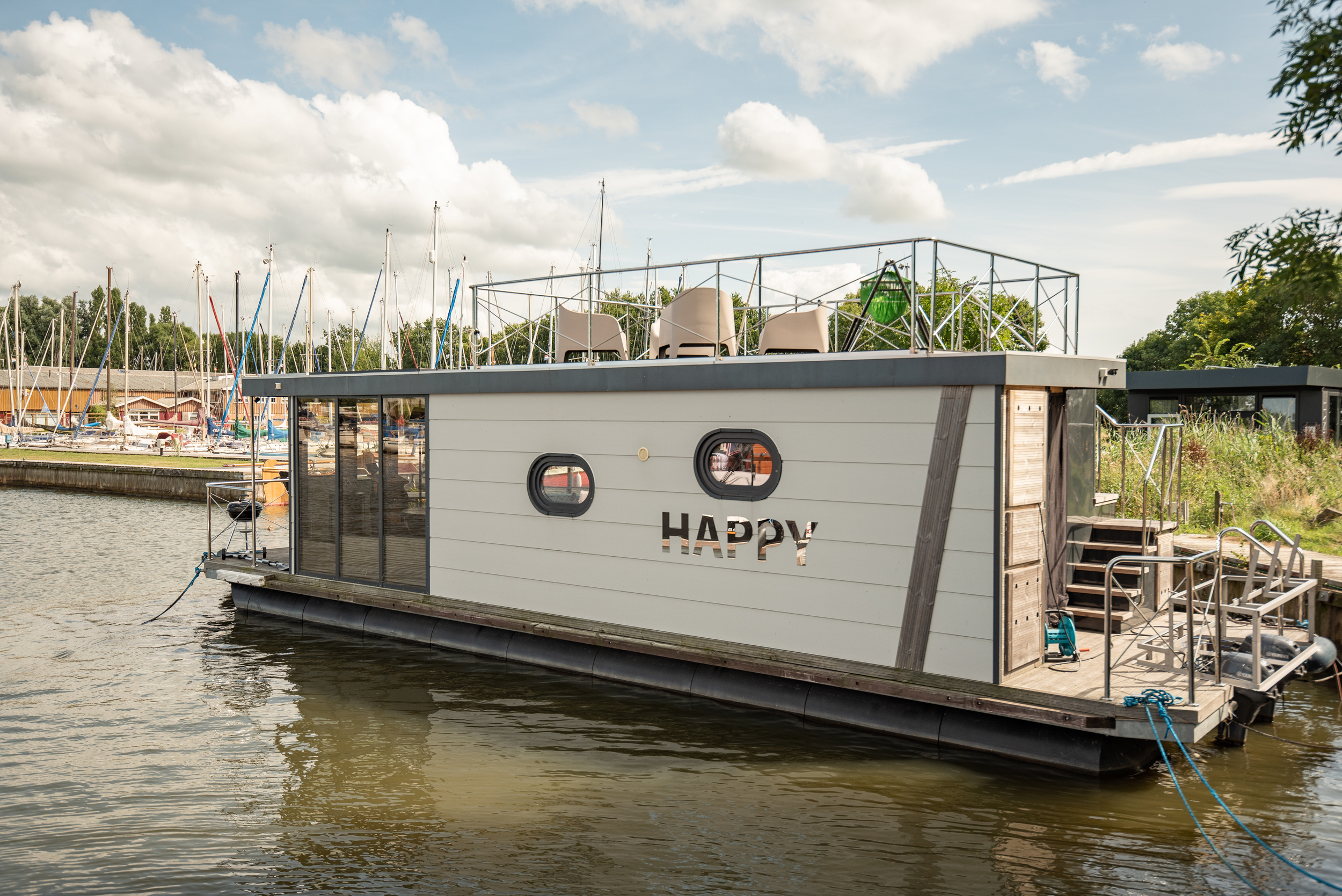 Campi 400 Houseboat Met Ligplaats En Chartermogelijkheid