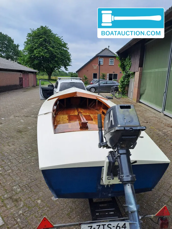 Open Boat 600