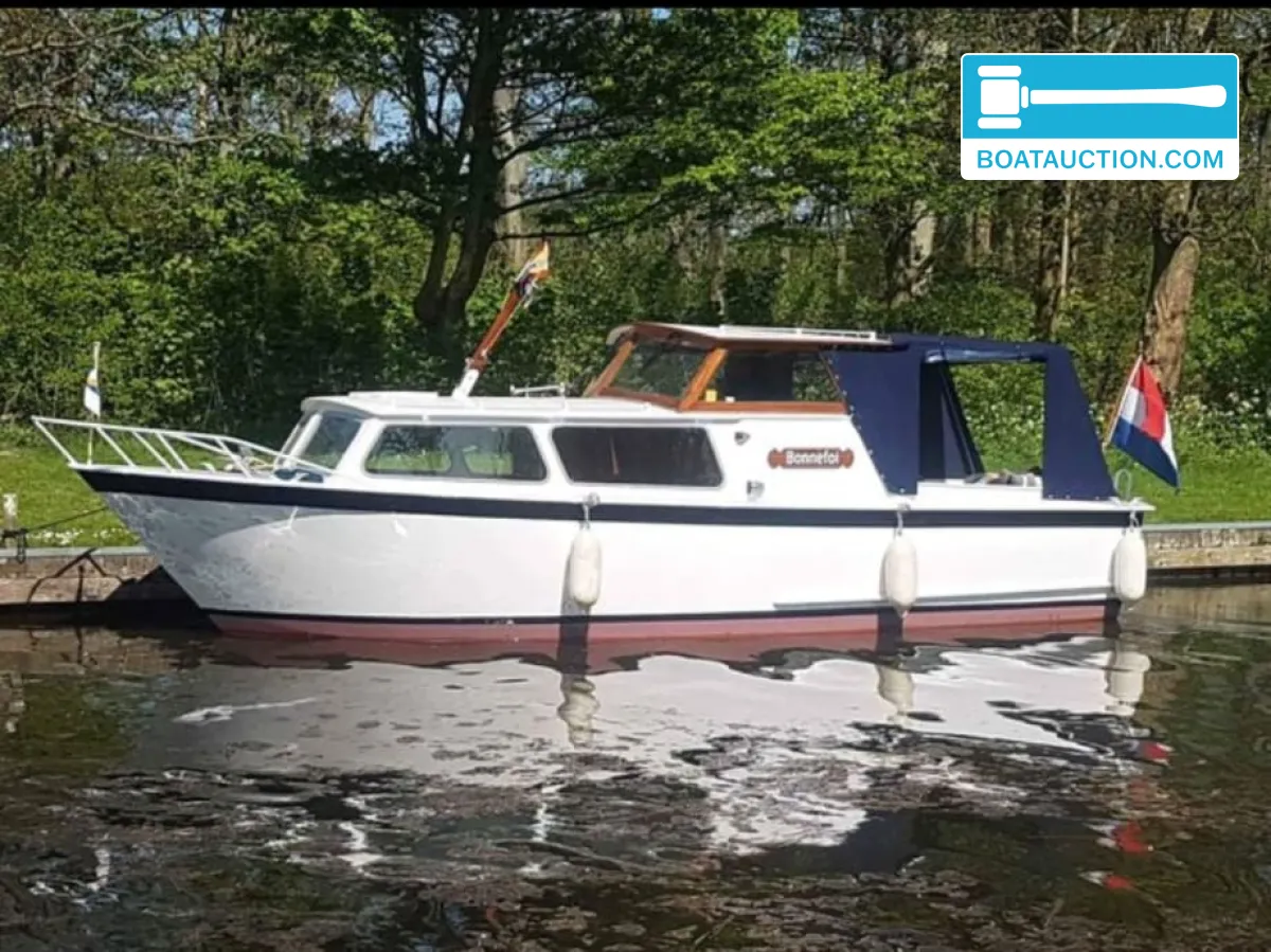 Motorboat 830