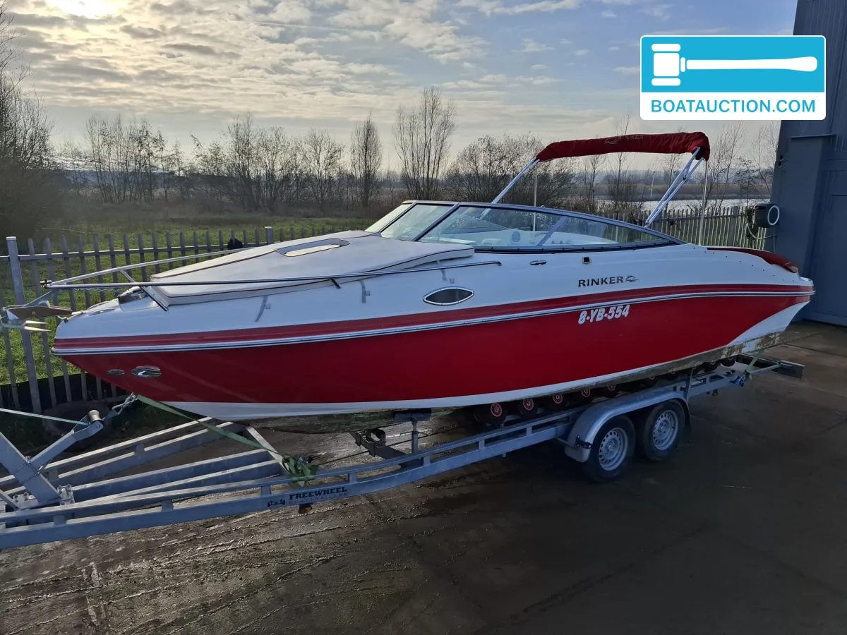 Rinker 246 Captiva Cuddy foto 1
