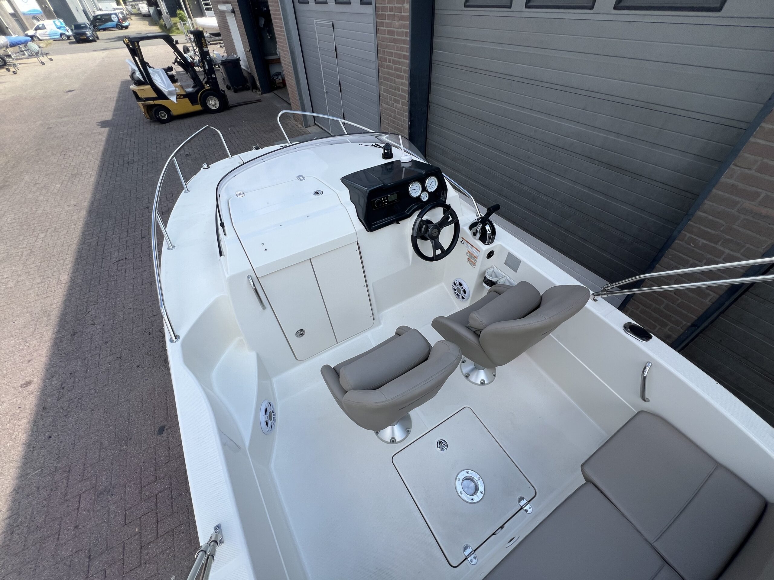 Quicksilver 455 Cabin