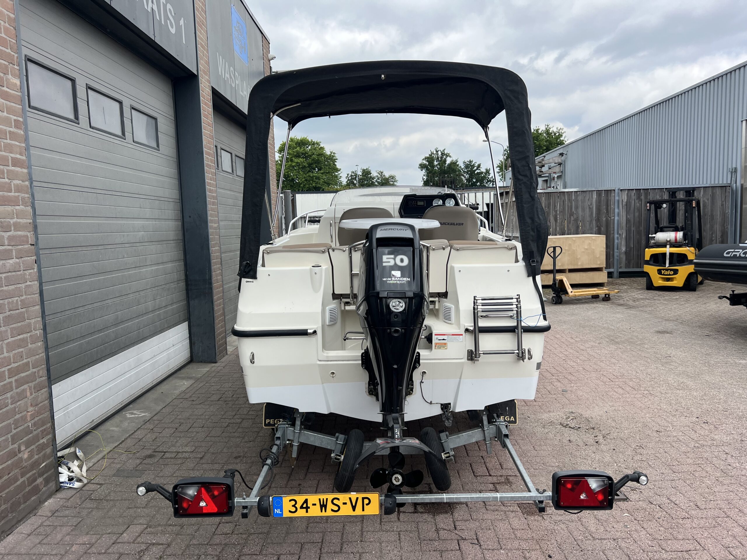 Quicksilver 455 Cabin foto: 18