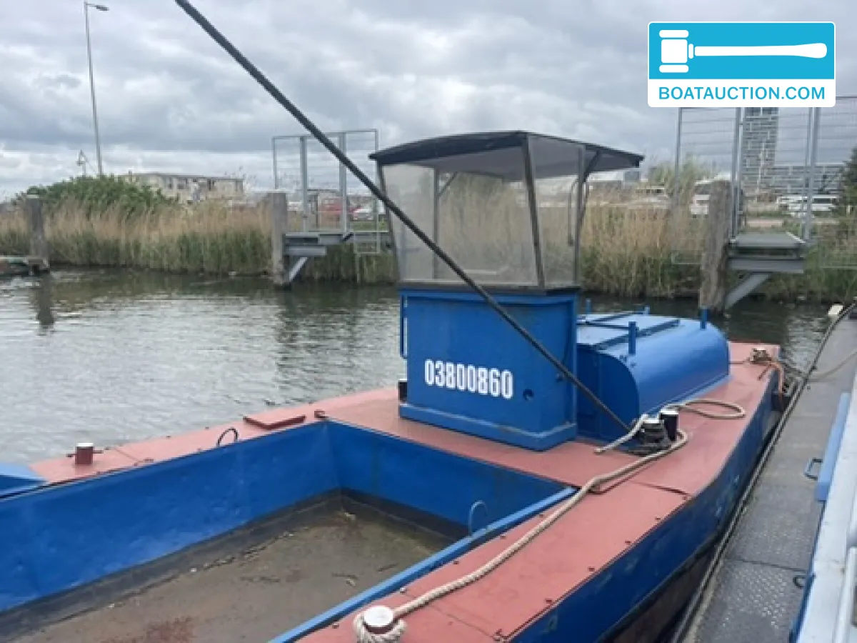 Drijfvuil boat 840