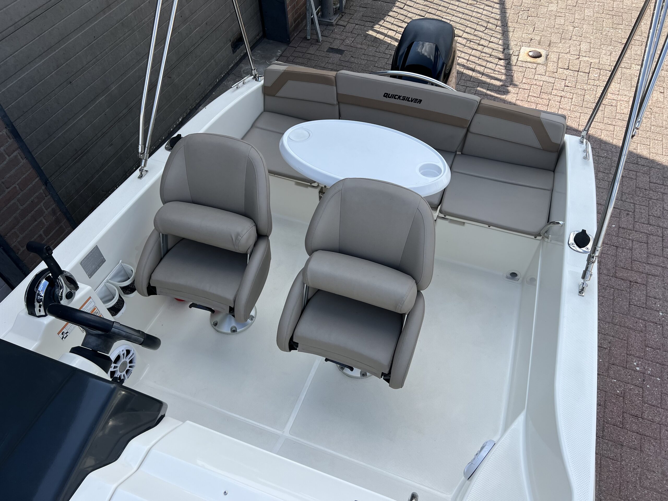 Quicksilver 455 Cabin