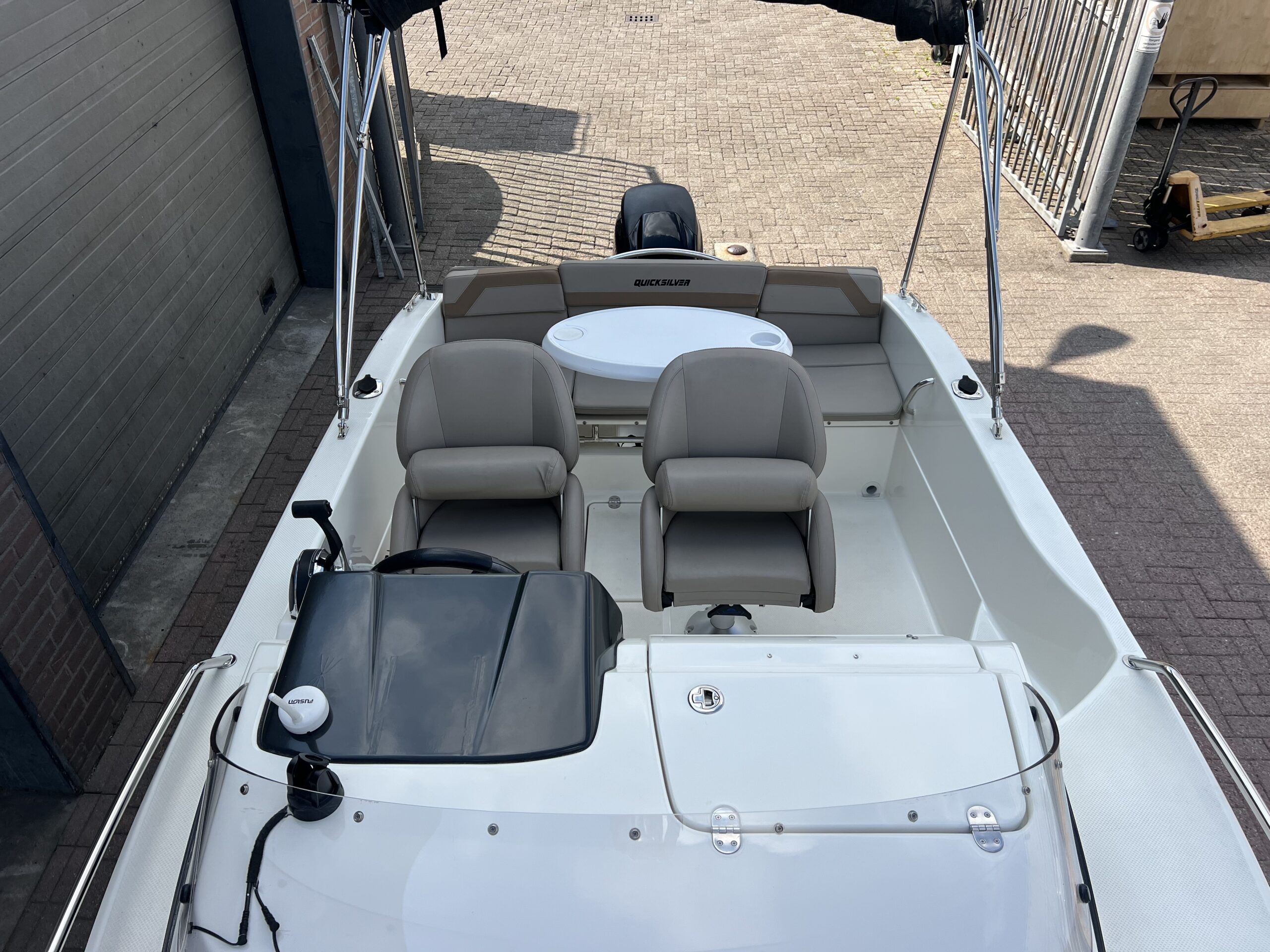Quicksilver 455 Cabin foto: 10