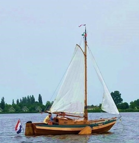 Van Der Meulen Kajuitzeilschouw800