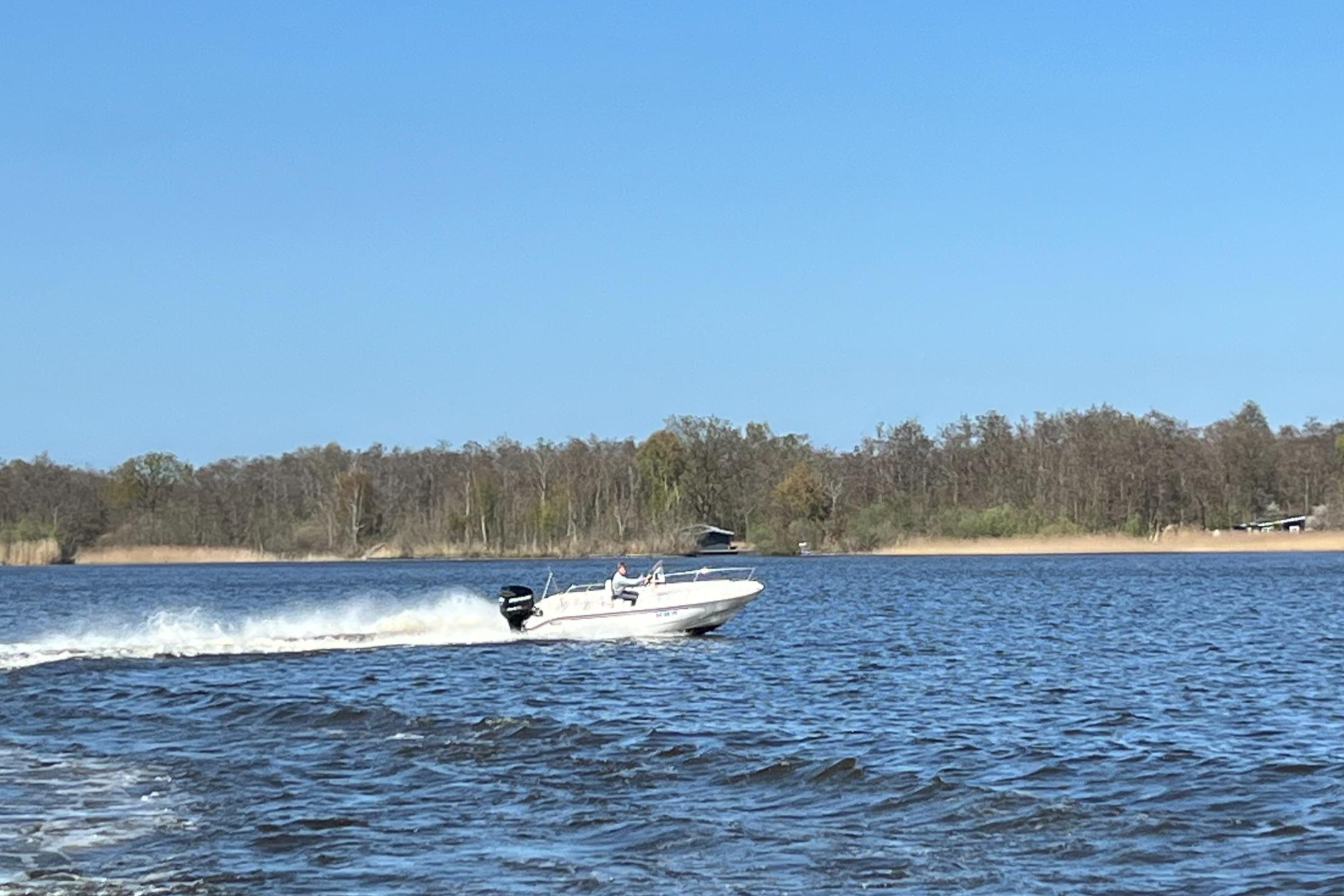 Boston Whaler 180 Dauntless foto: 11