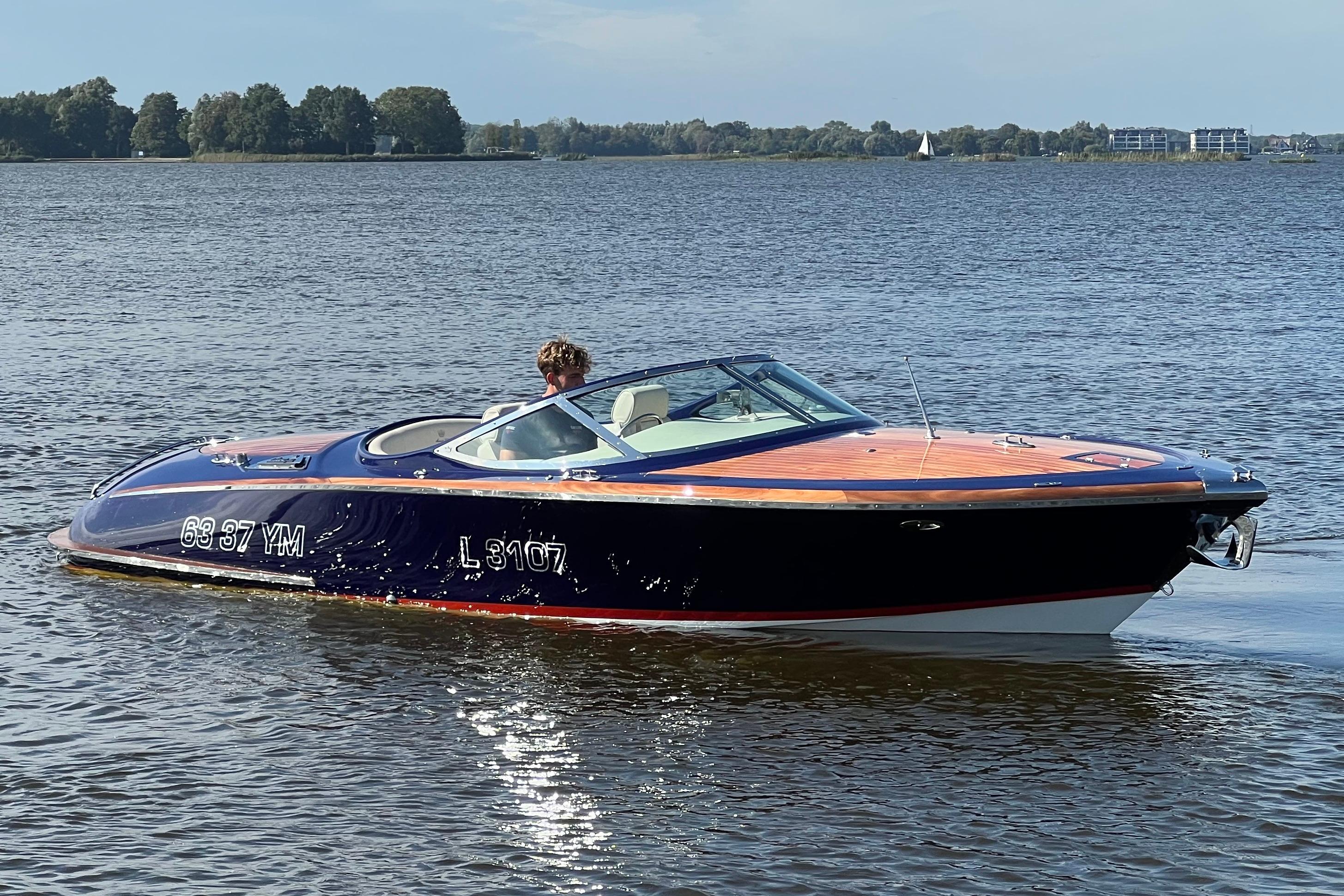 Tender AdmiralsTender C28