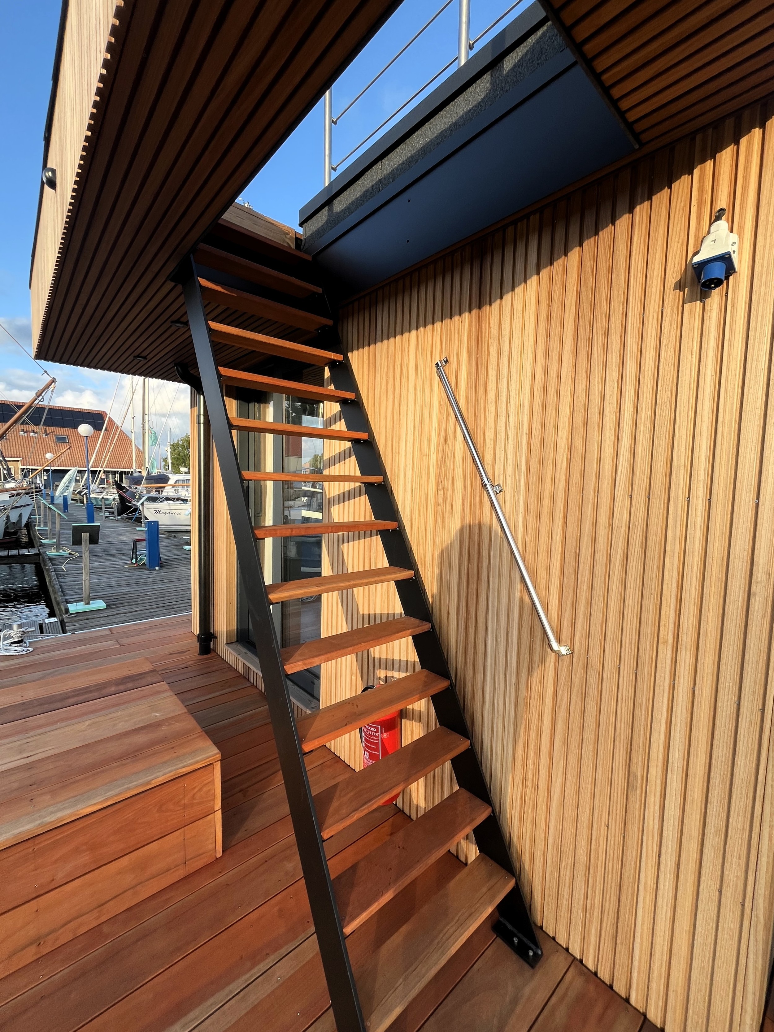 Surla 12 Houseboat Met (koop)ligplaats foto: 32