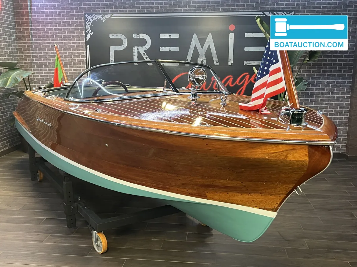 Speedboat 330