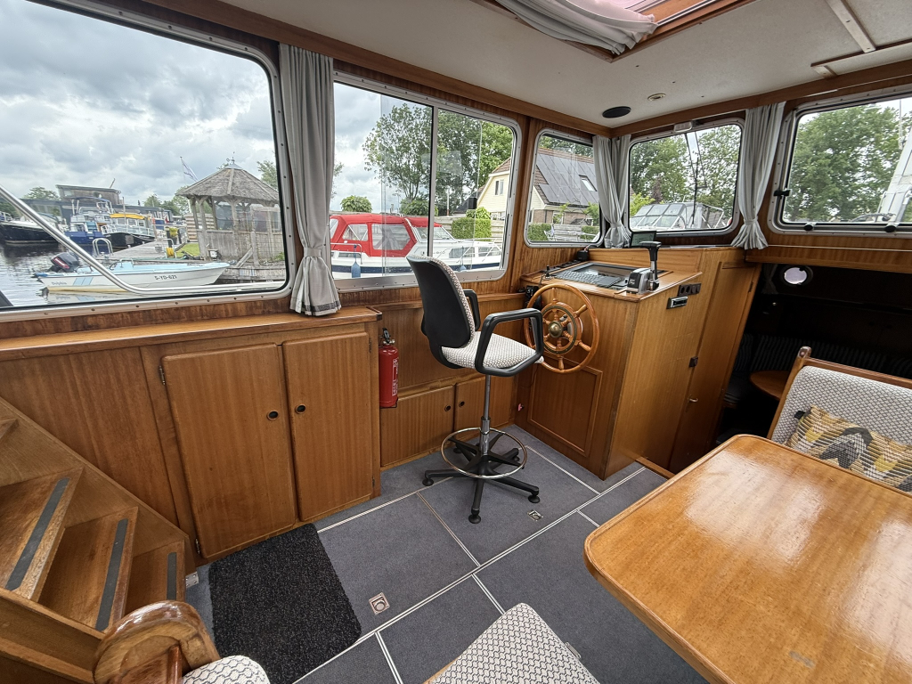 Linssen Sturdy 35   Classic foto: 19