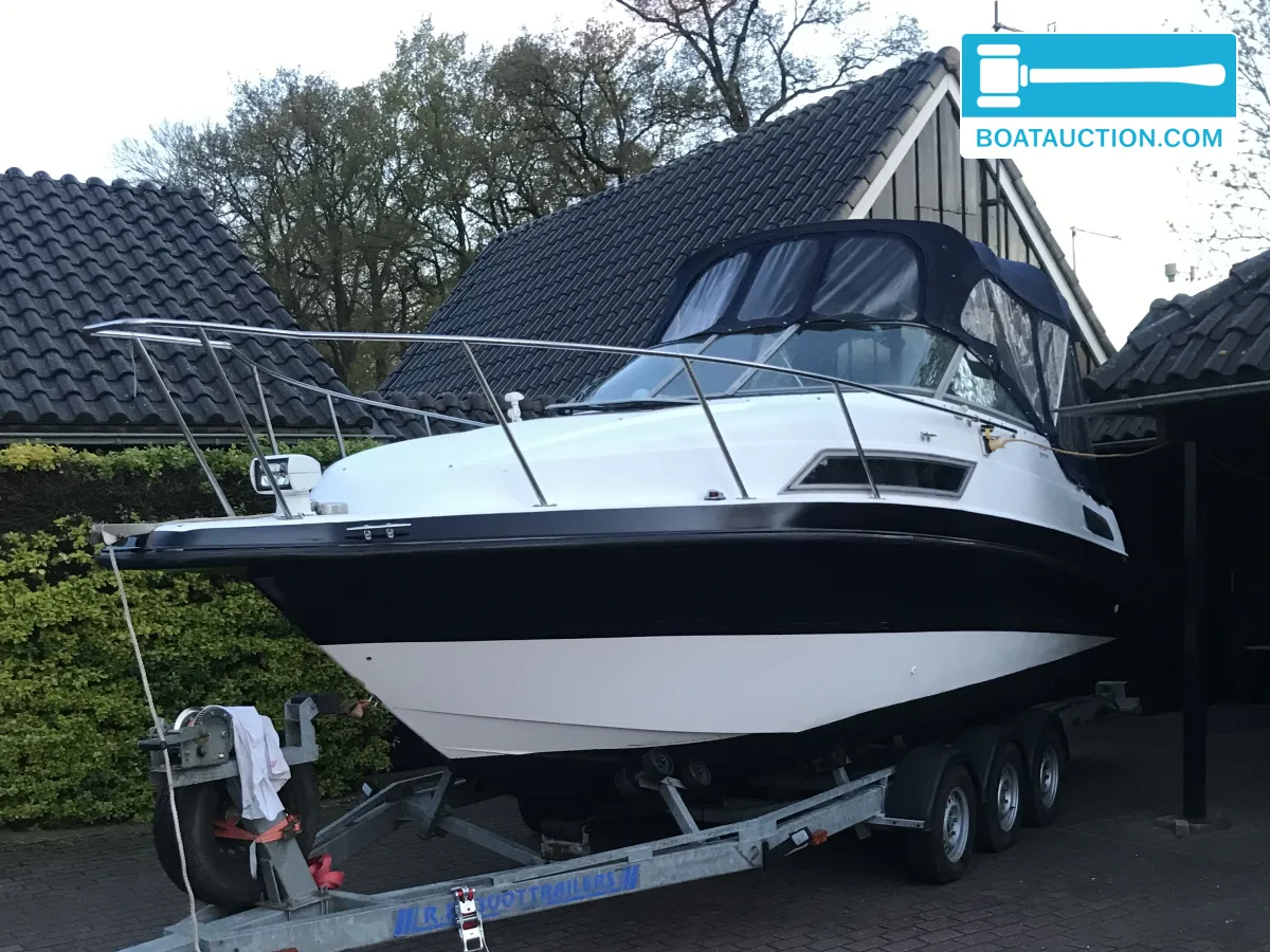 Chaparral 2370 SL