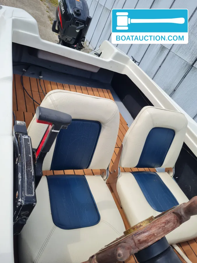 Speedboat 330 foto: 12