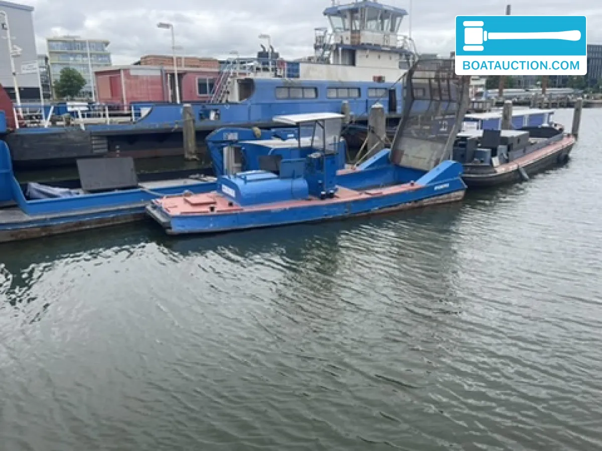 Drijfvuil boat 840