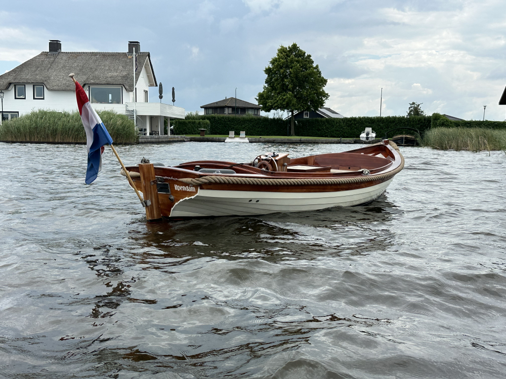 Spiegelsloep ' Kapiteinssloep ' foto 3