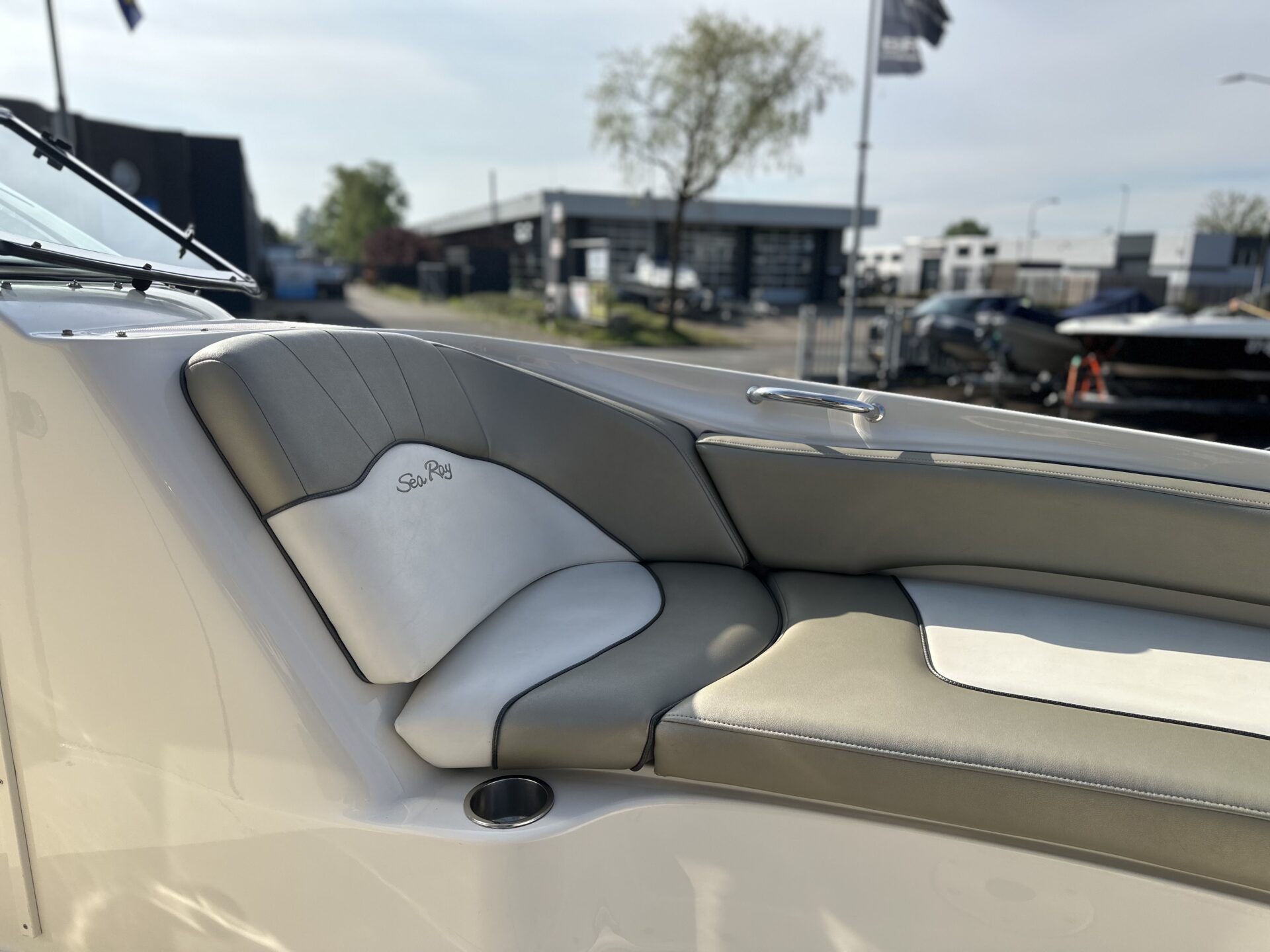 Sea Ray 240 Sundeck foto: 22