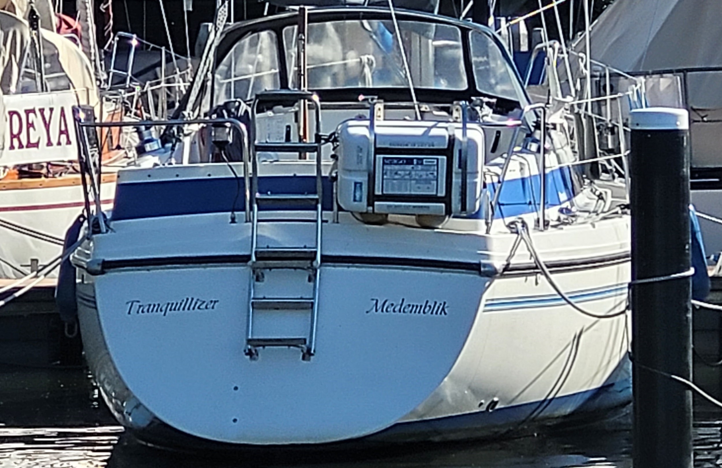 Bavaria 890