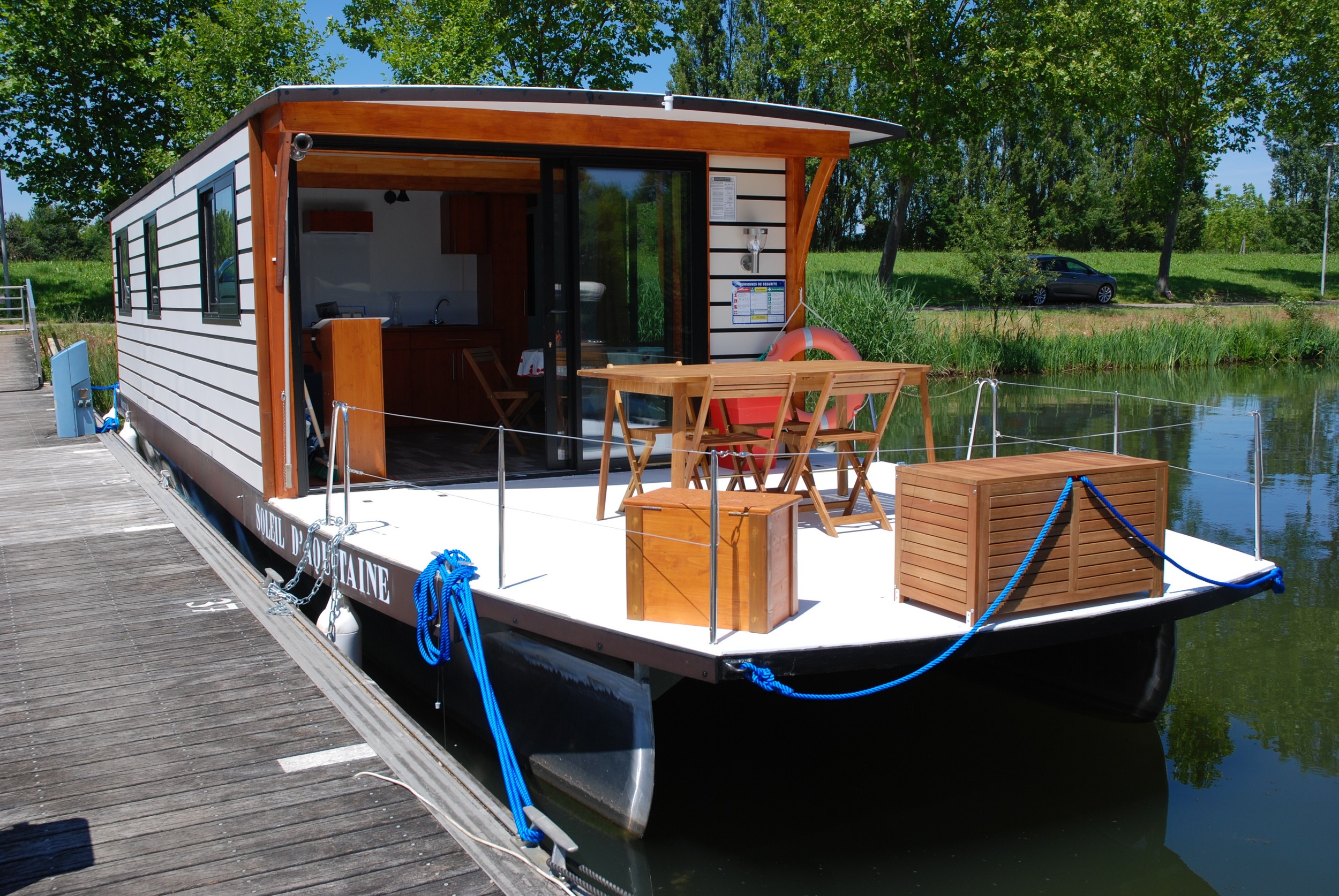 PHOEBUS COCHE SOLAIRE  LECTRICAL SELF POWERED BOAT Catamaran Standaard foto 5