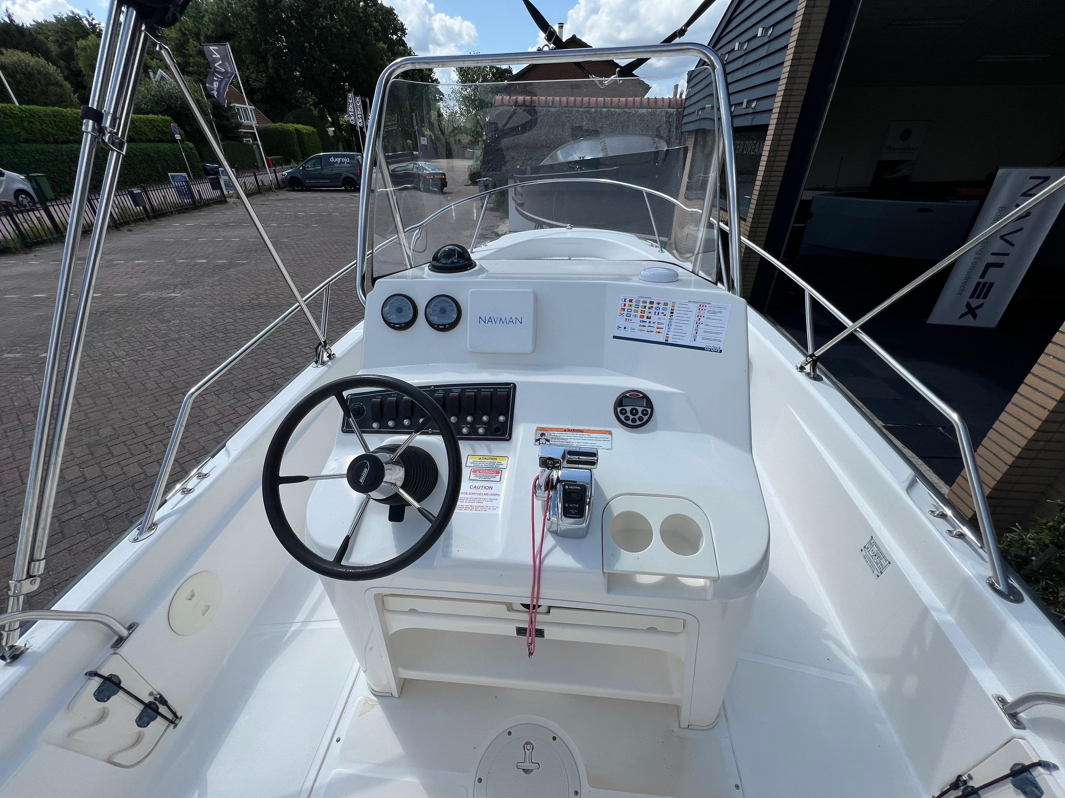Boston Whaler 220 Dauntless foto: 5
