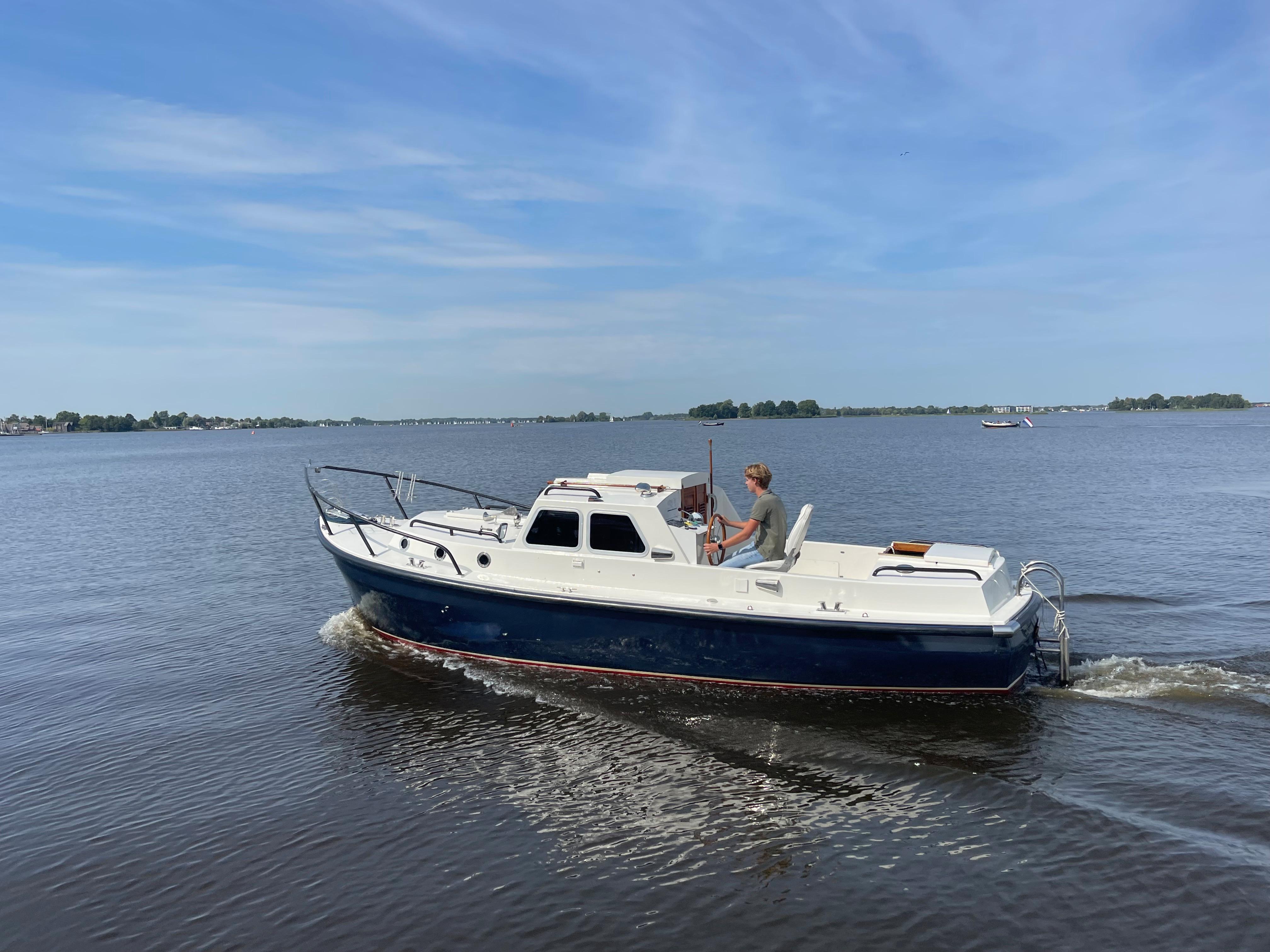 ONJ Spurt Loodsboot Cabinsloep 760 foto: 2