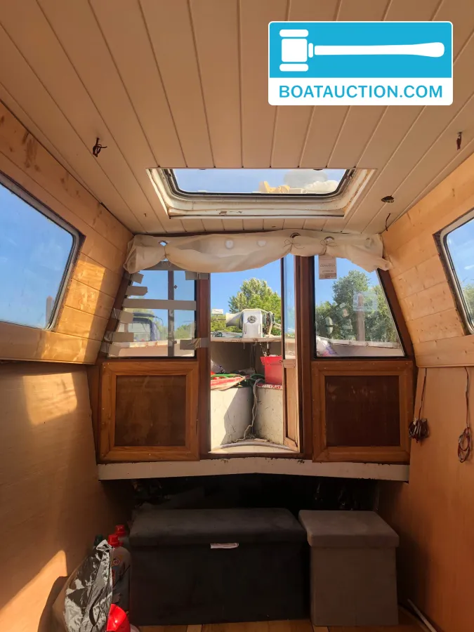 Narrowboat 1000