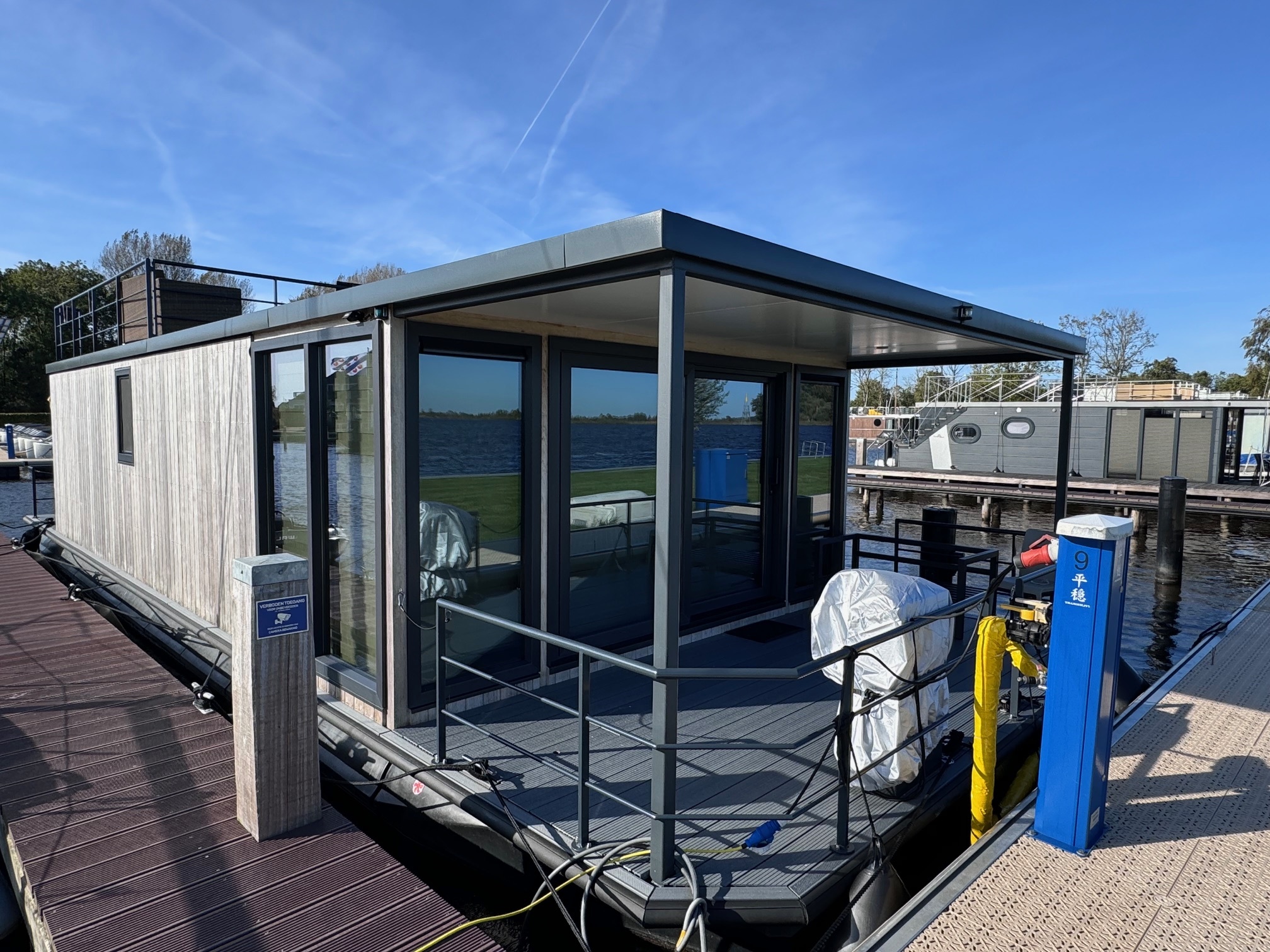 Castalia Met Koopligplaats1460 X 500 Special Houseboat