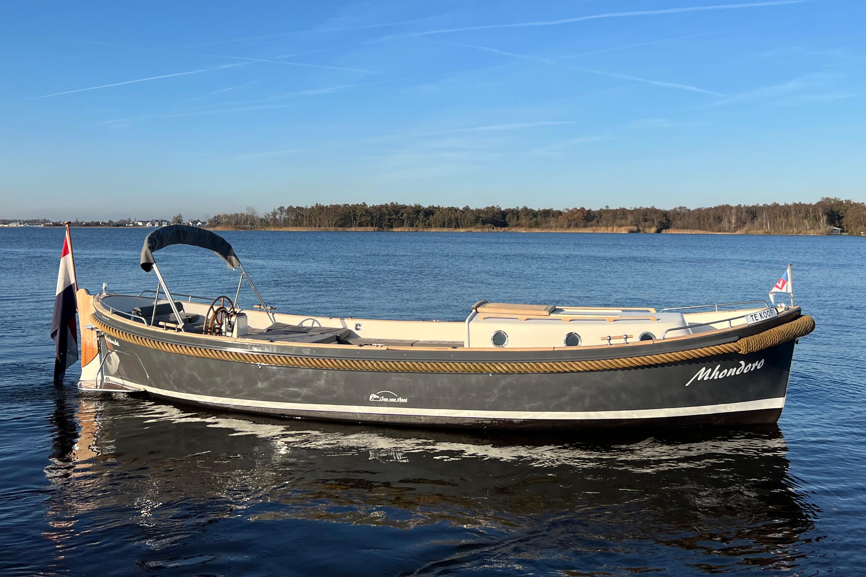 Jan Van Gent 10.35 Cabin