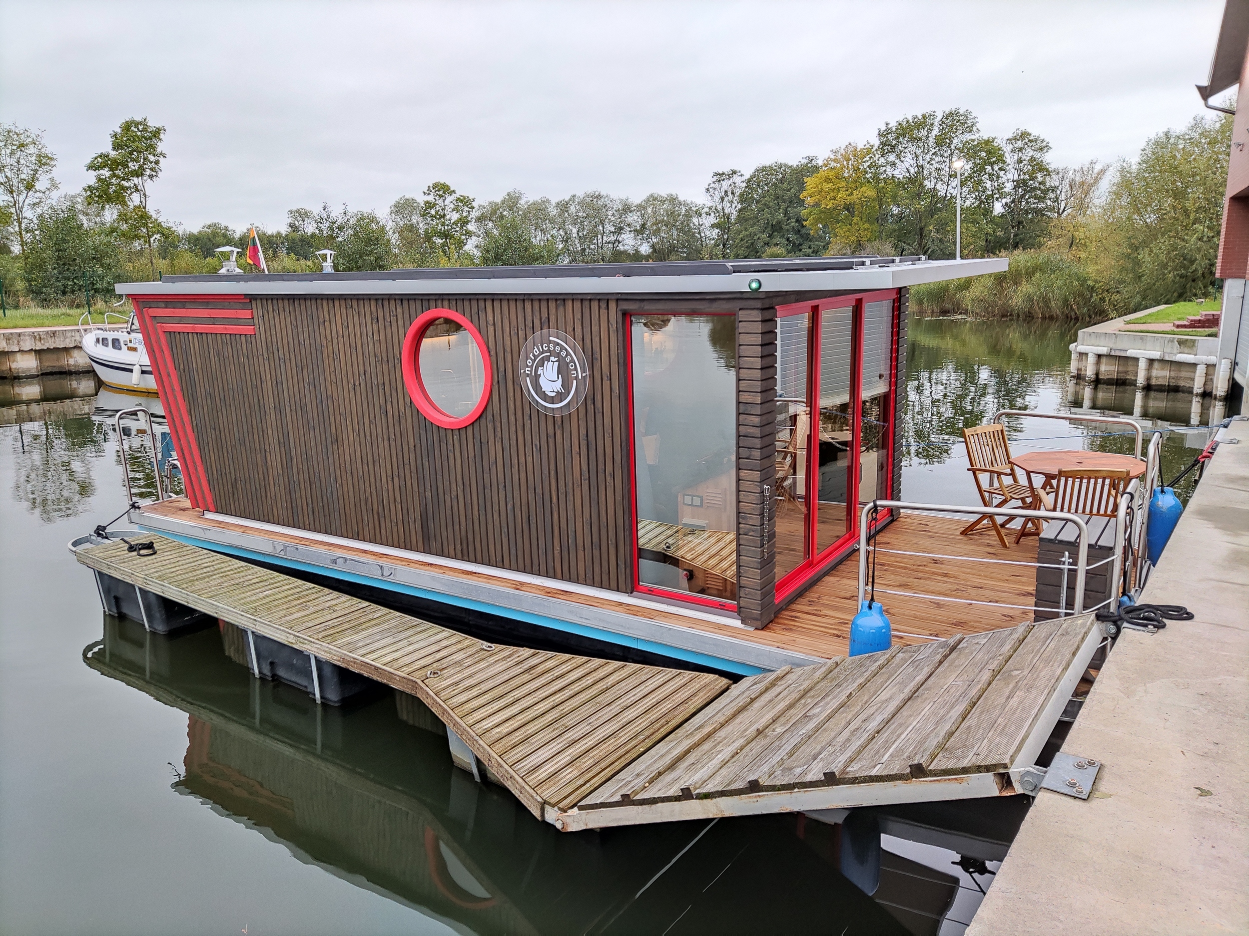Houseboat The Yacht House 50