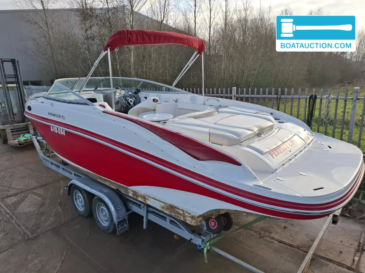 Rinker 246 Captiva Cuddy foto 3