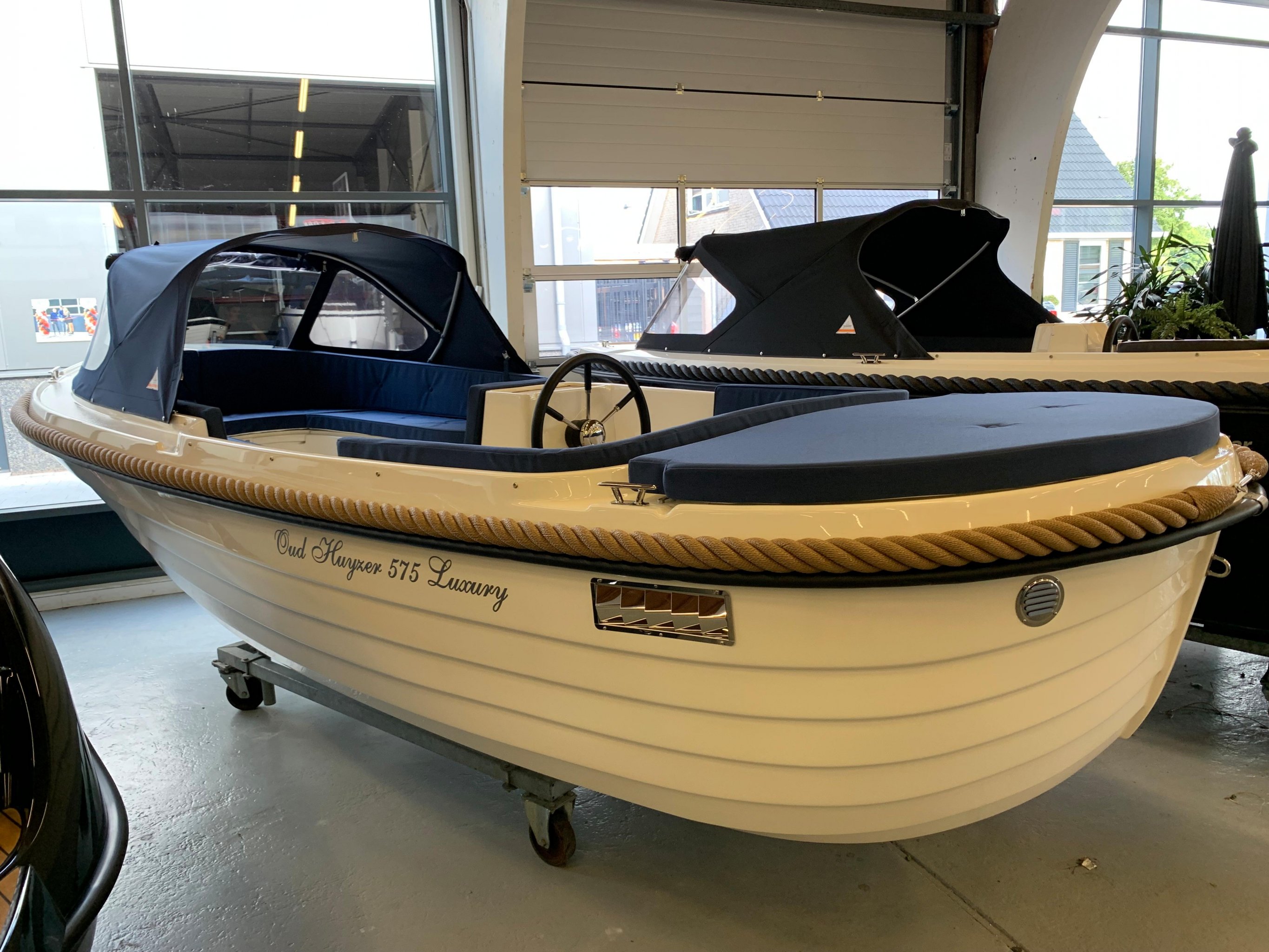 Topcraft 565 tender