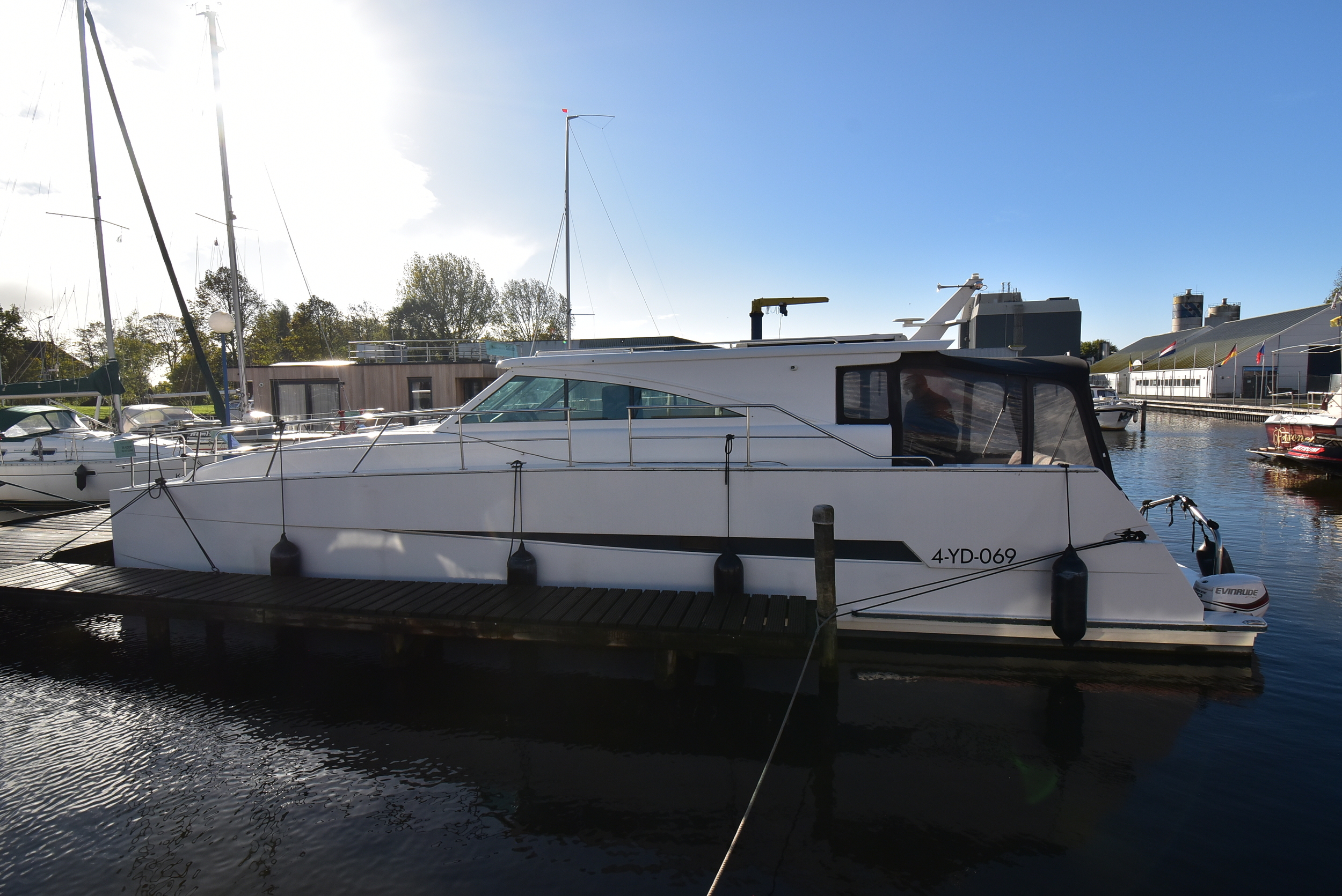 Motor Catamaran 12.5 foto 5