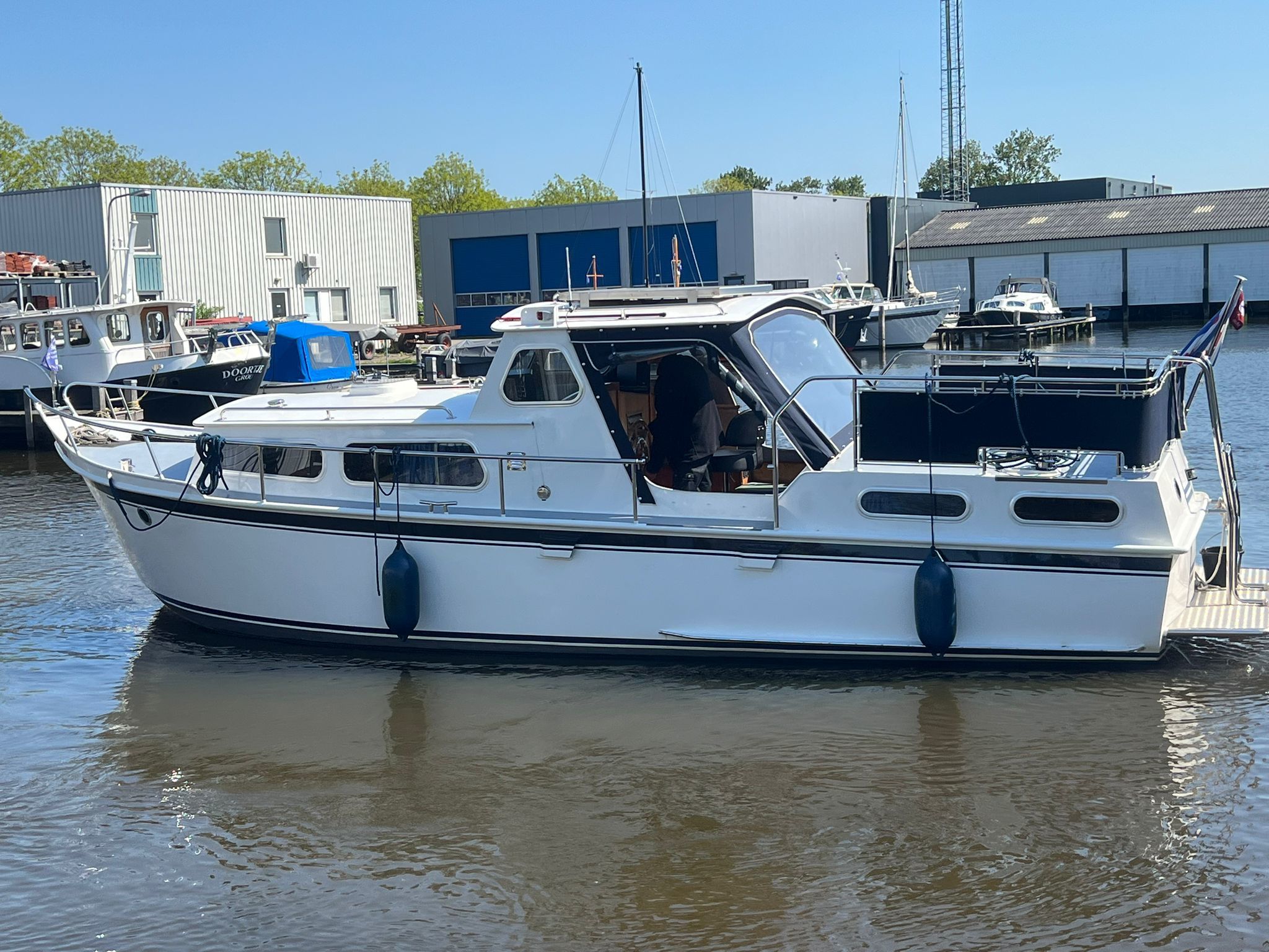 La Mare Houseboat Apartboat L Long