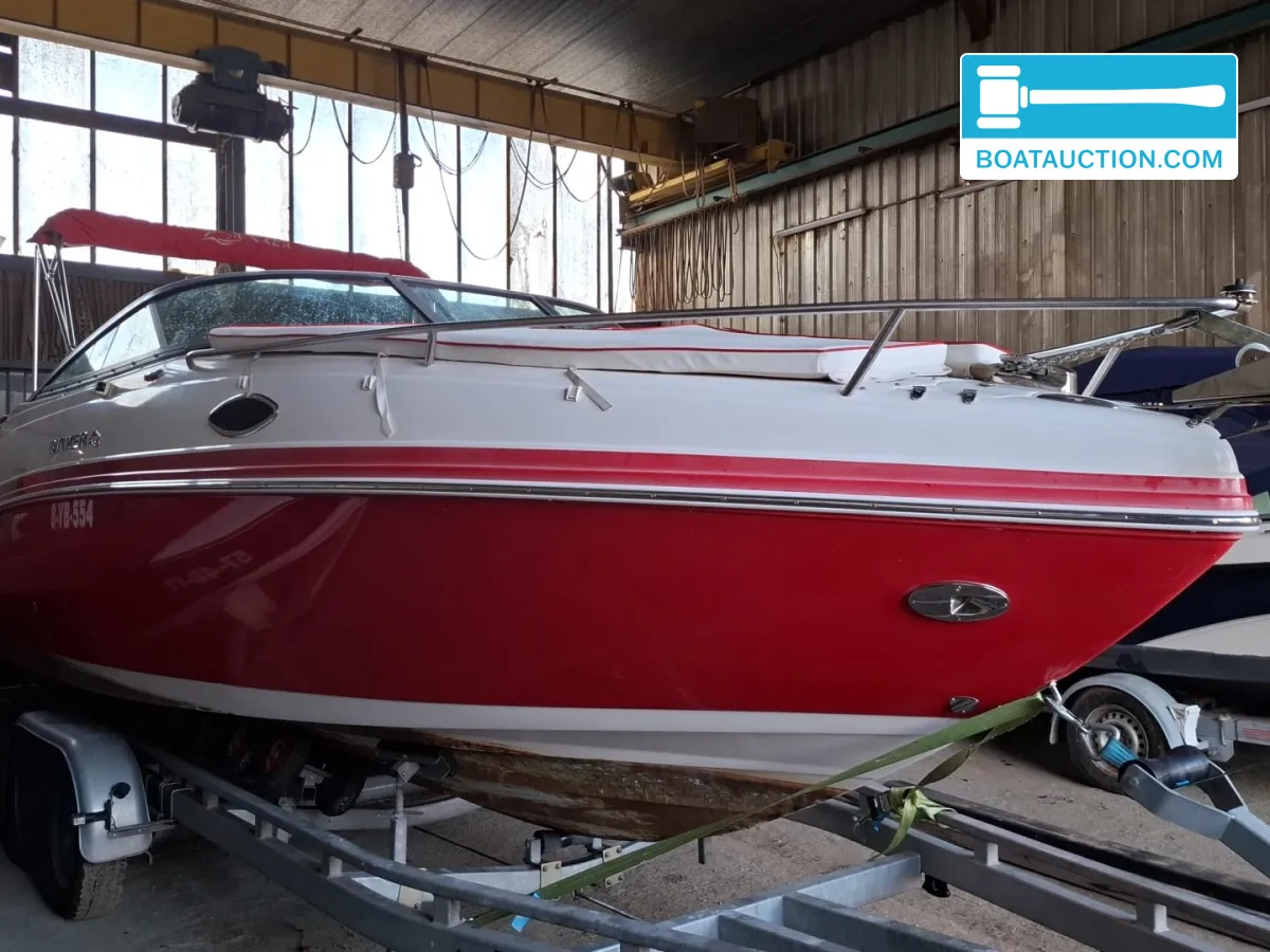 Rinker 246 Captiva Cuddy foto 4