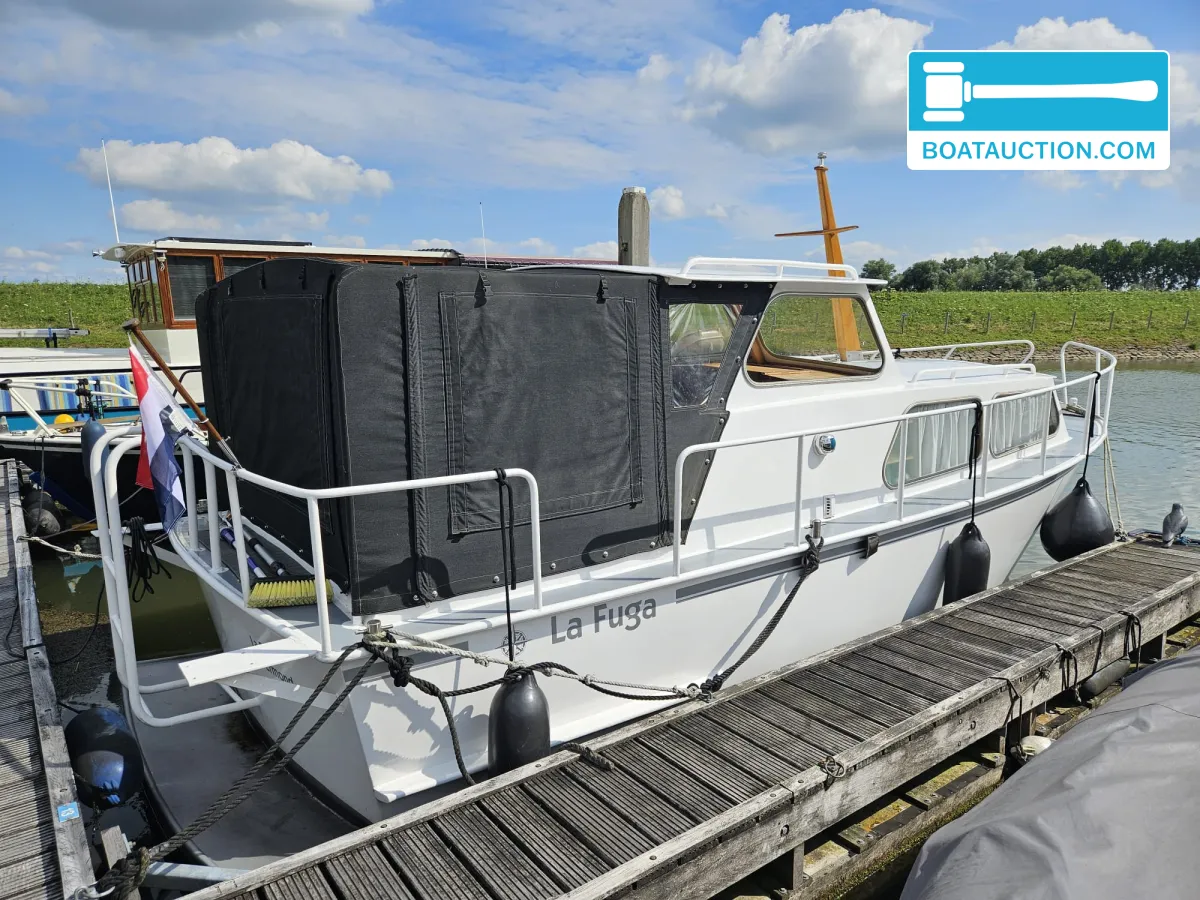 Motor cruiser 1235