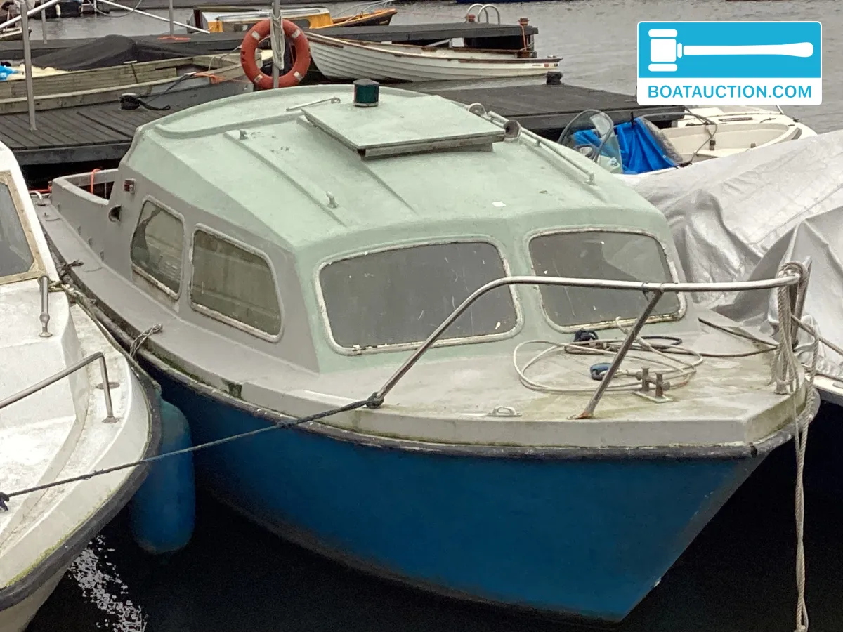 Cabin sailboat 700 foto: 0