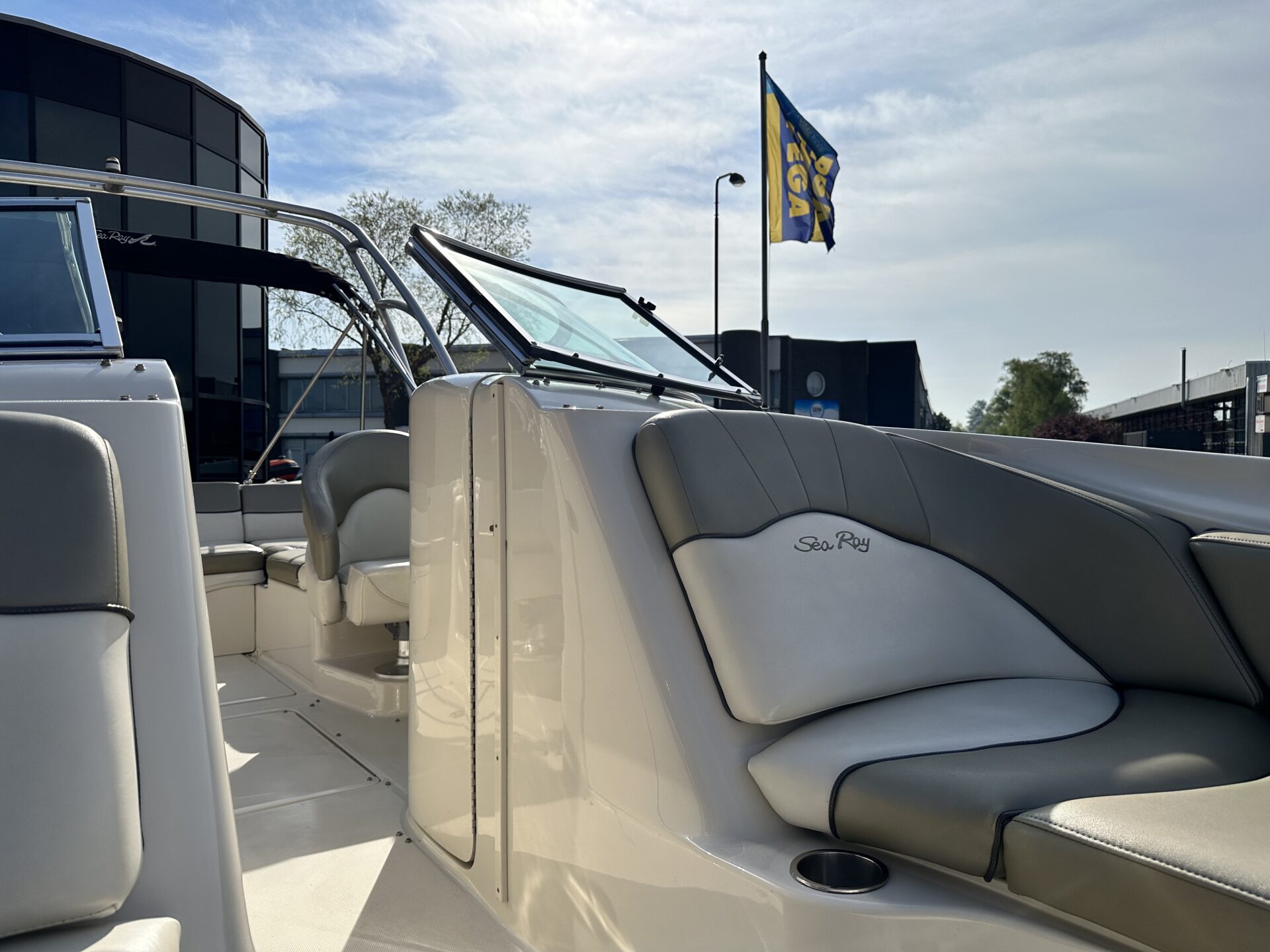 Sea Ray 240 Sundeck foto: 23