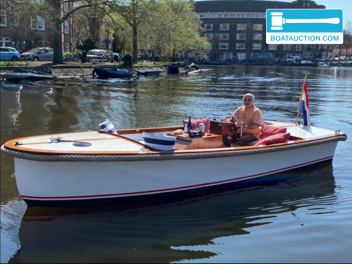 Wellnessboat 6300