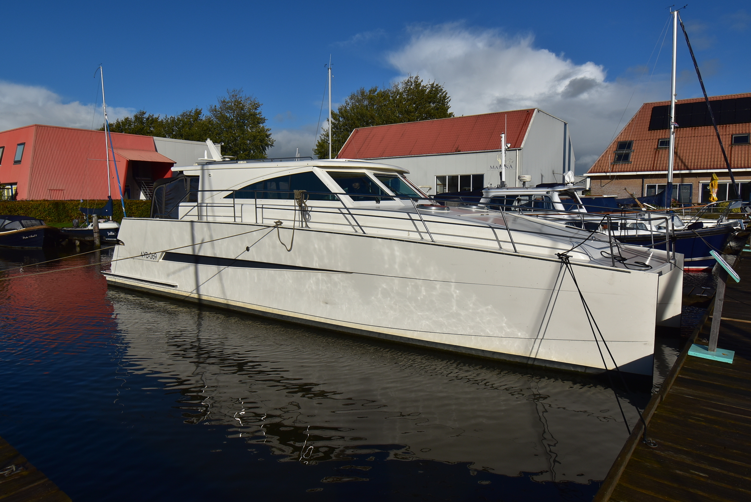 Motor Catamaran 12.5 foto 3