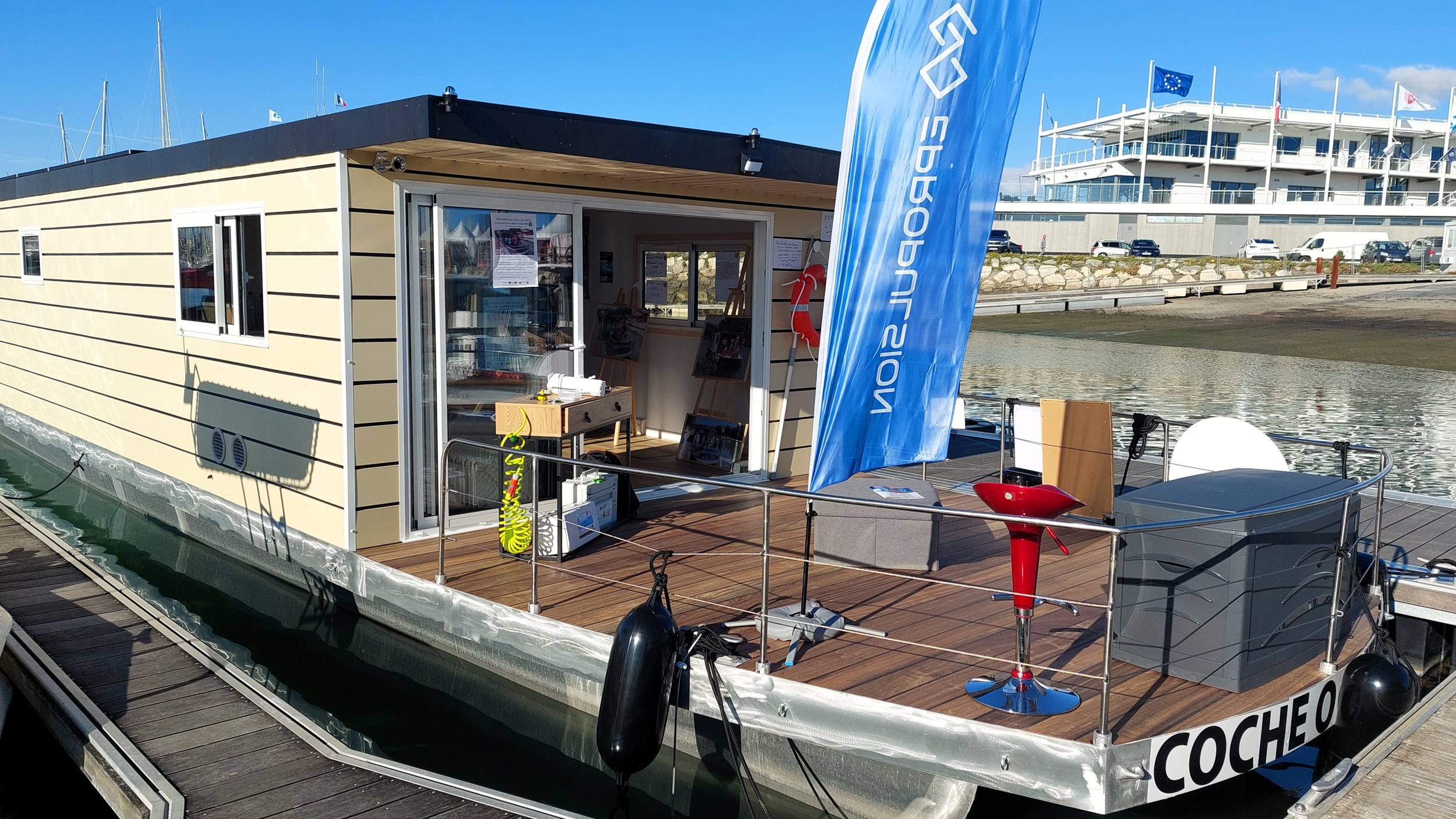 PHOEBUS COCHE SOLAIRE  LECTRICAL SELF POWERED BOAT Catamaran Standaard foto 3