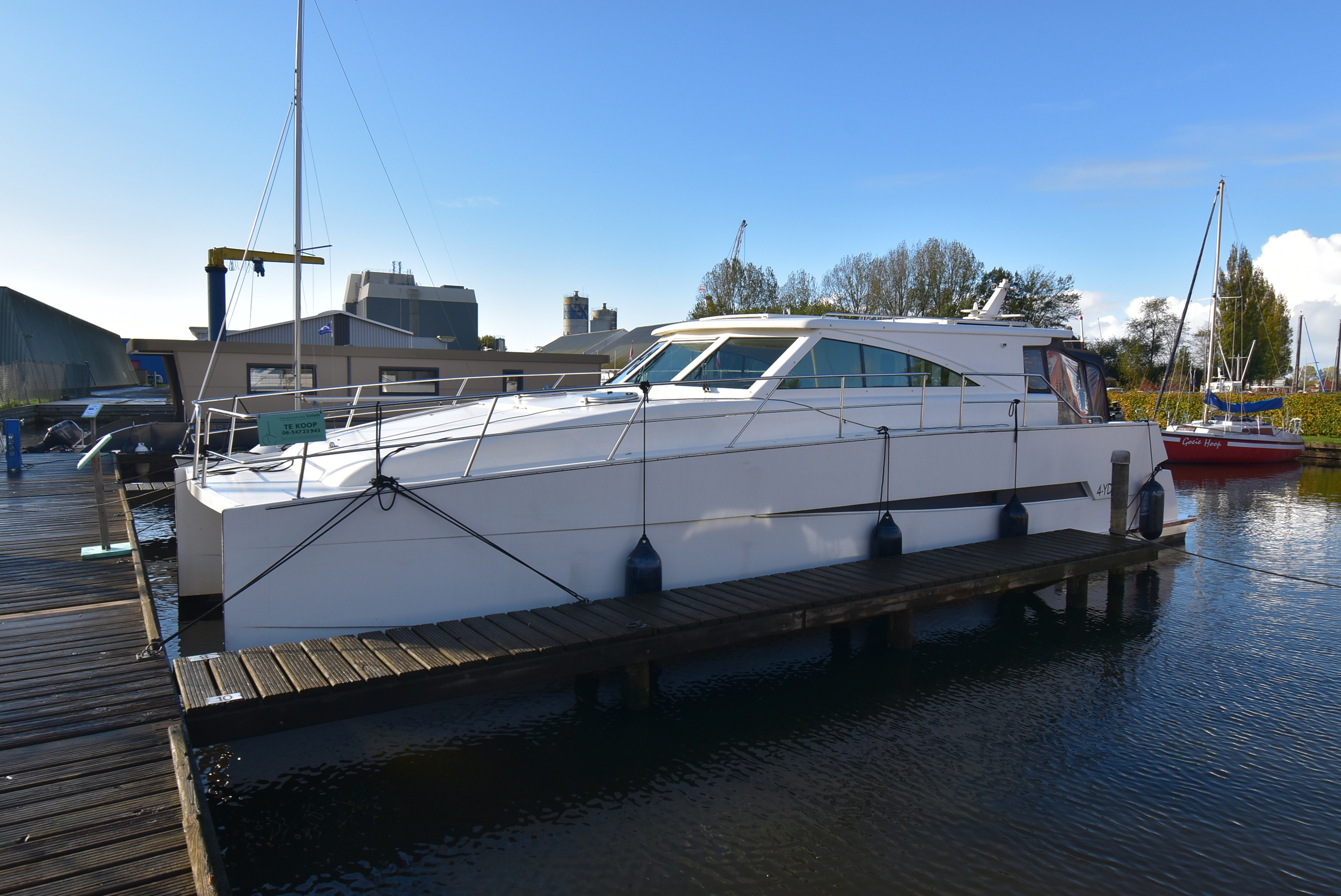 Motor Catamaran 12.5 foto 4